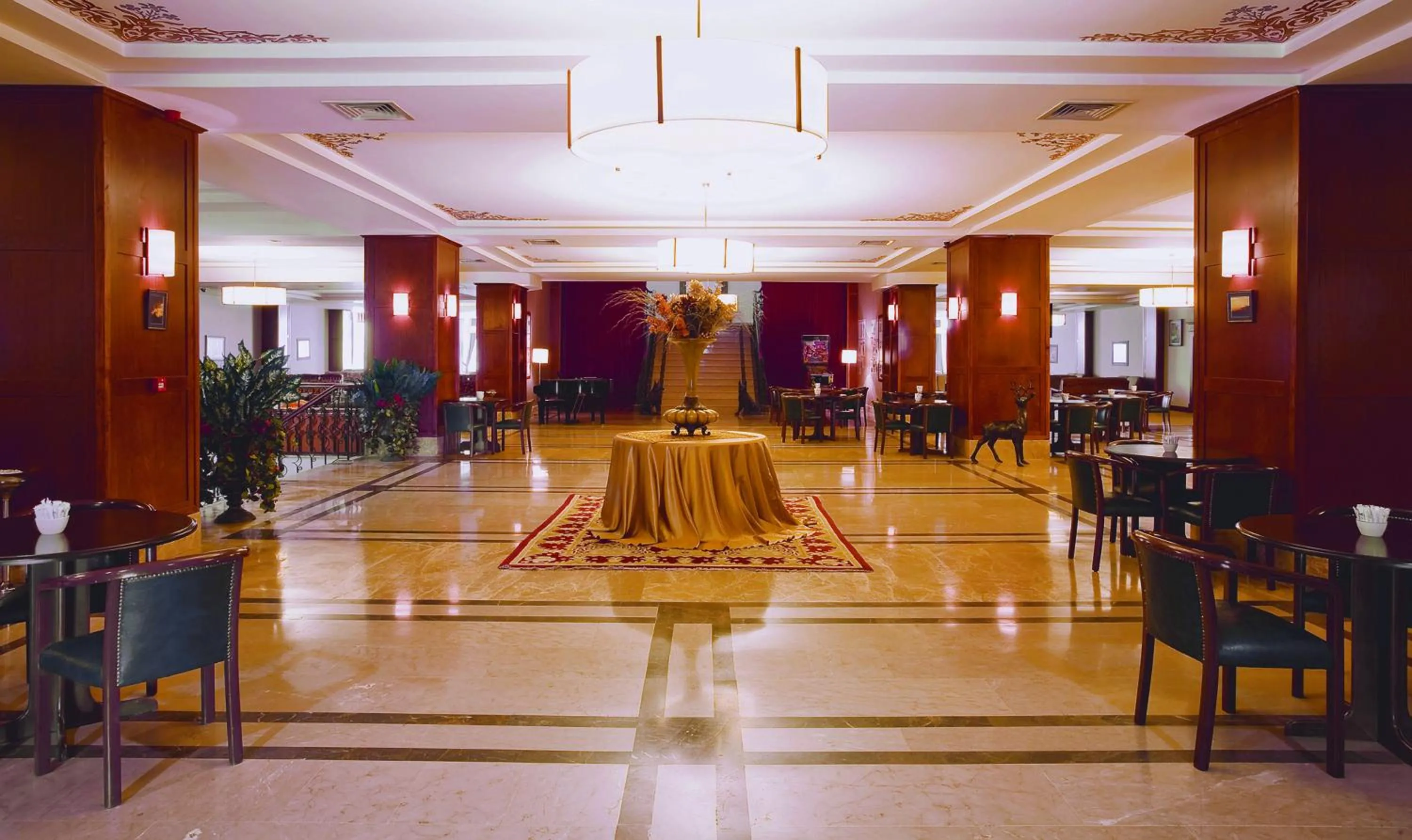 Lobby or reception in The Green Park Kartepe