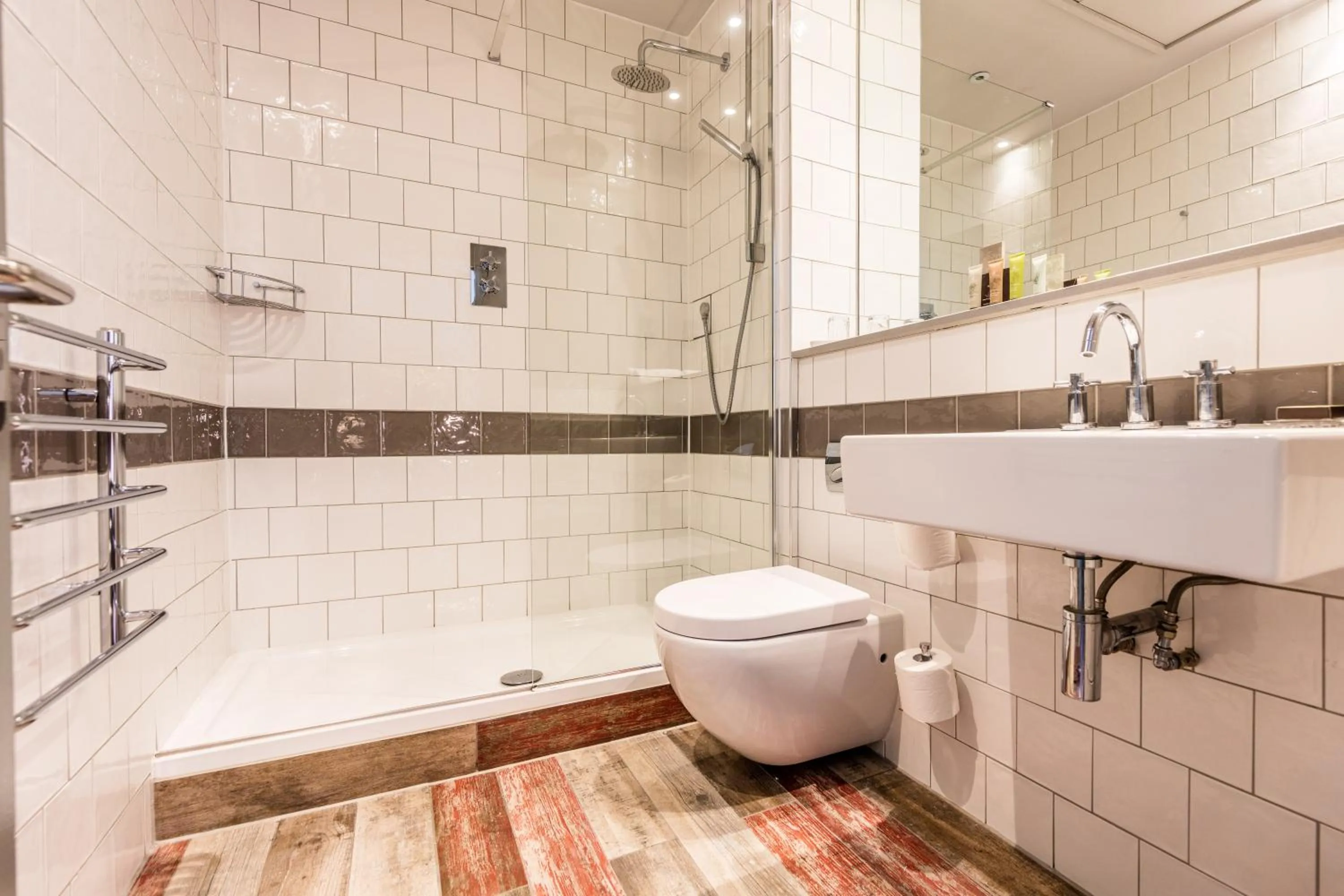 Shower in The Brook Green Hotel