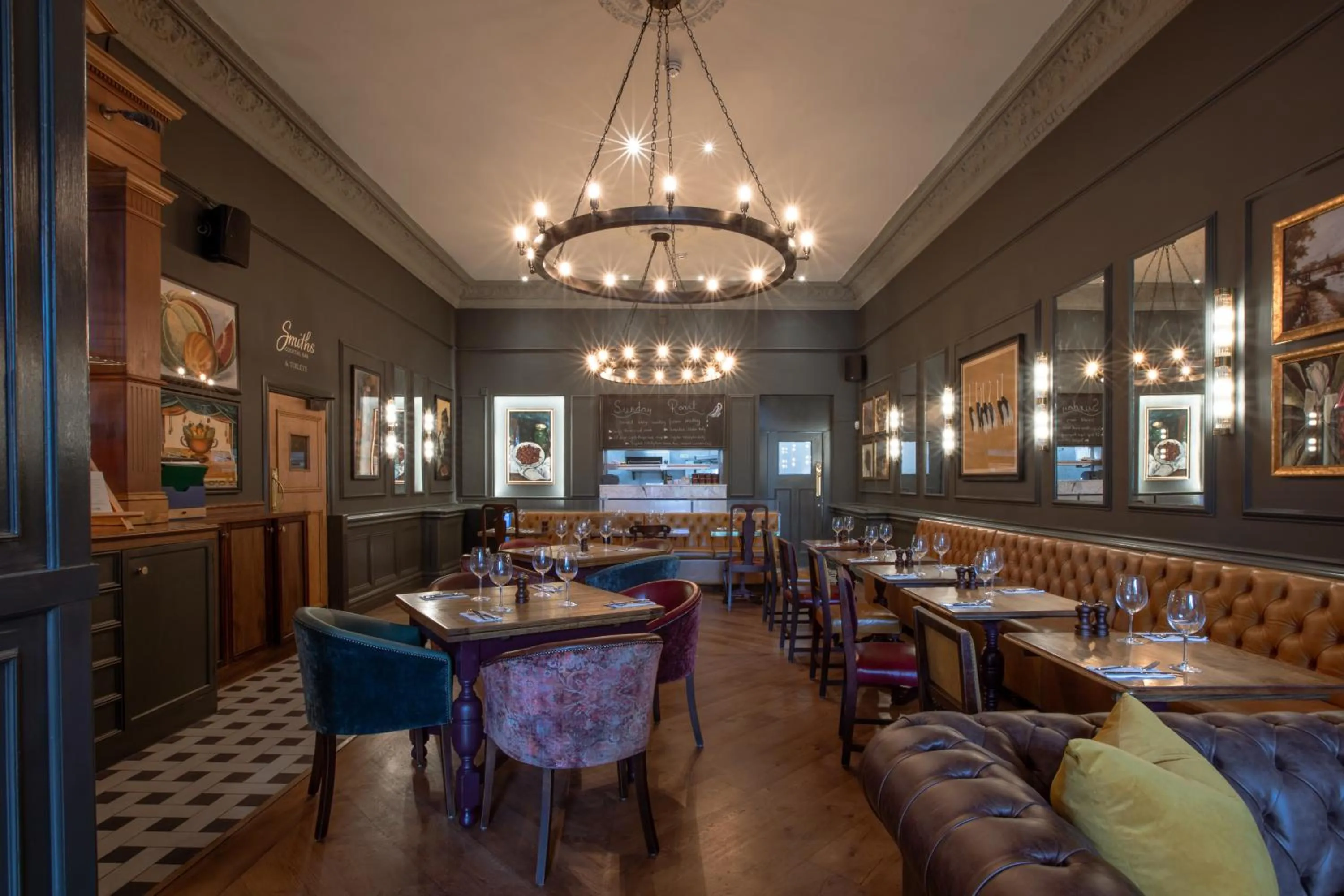 Restaurant/places to eat in The Brook Green Hotel