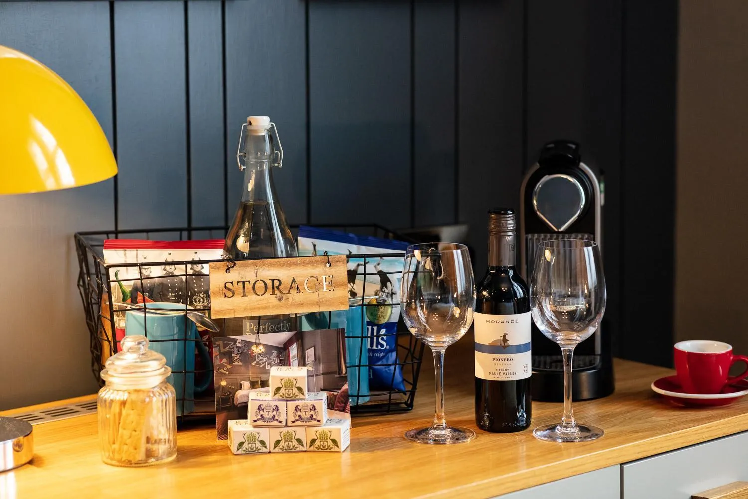 Coffee/tea facilities in The Brook Green Hotel