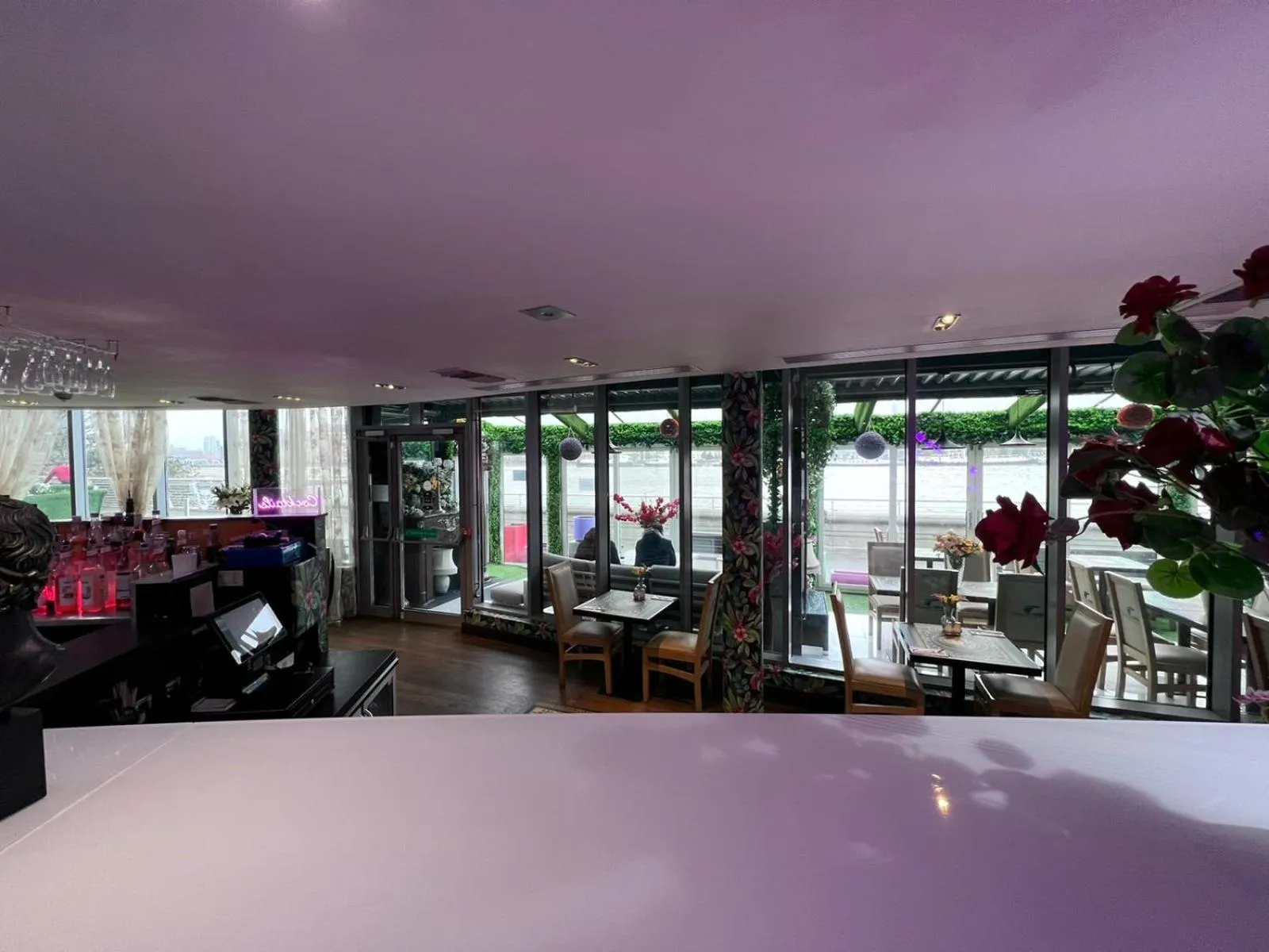 Restaurant/places to eat in Rafayel Hotel & Spa