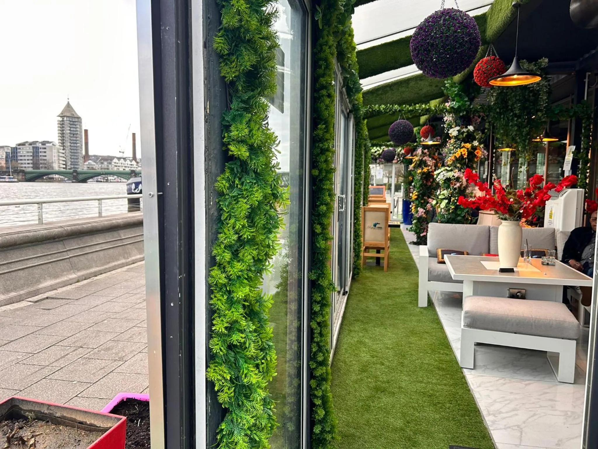 Restaurant/places to eat in Rafayel Hotel & Spa