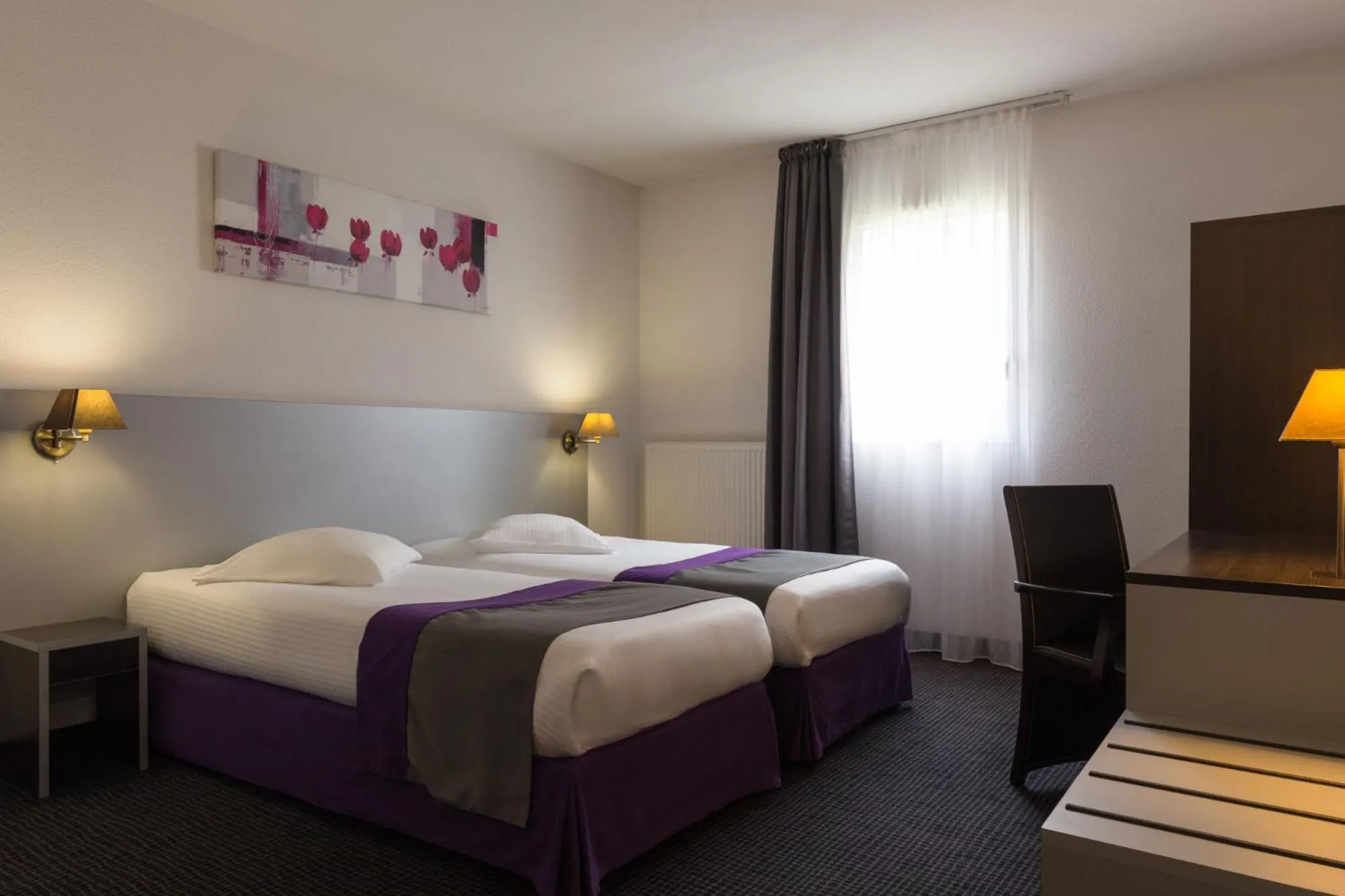 Bed in The Originals City, Hôtel Acadine, Le Neubourg