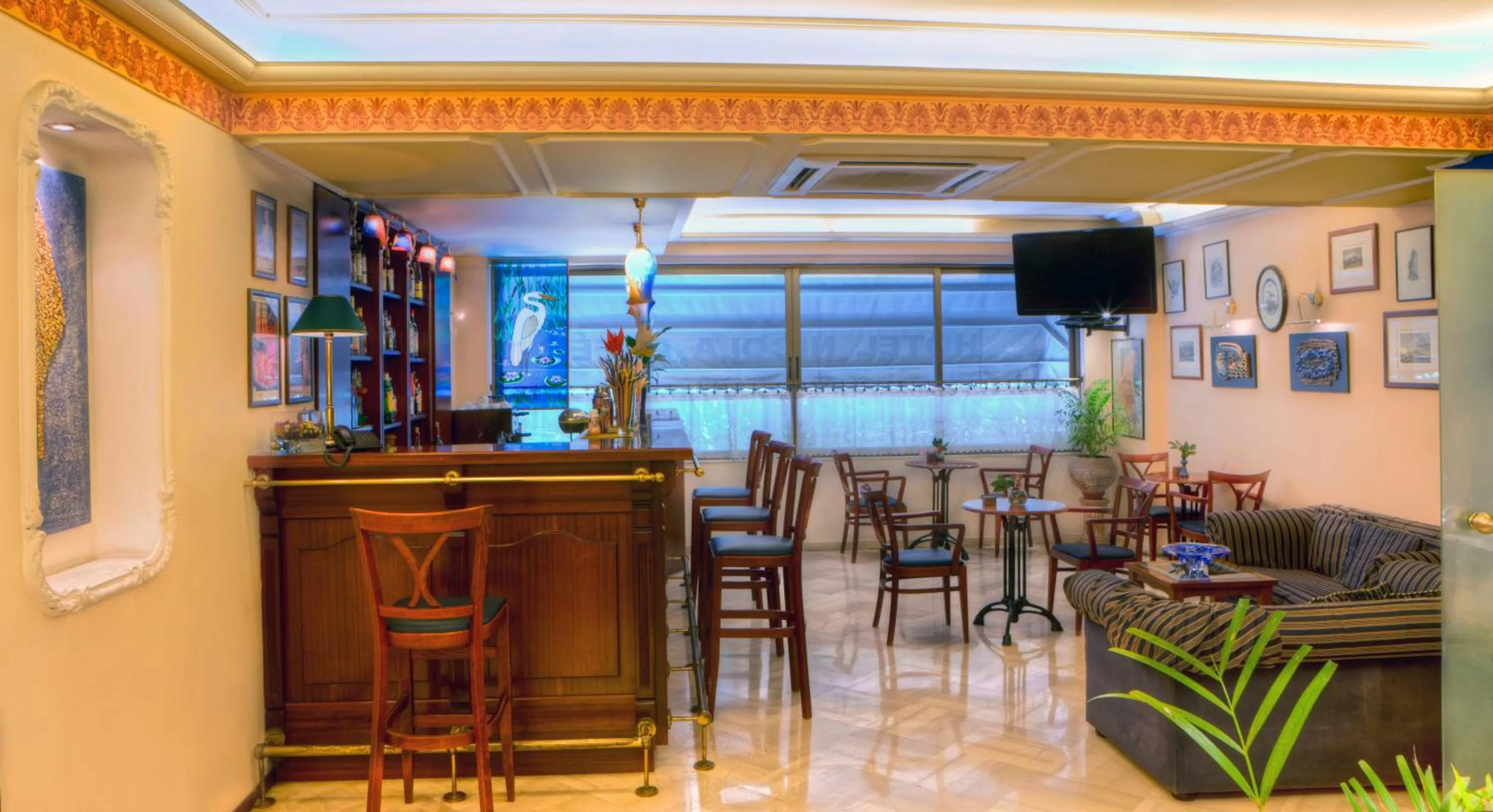 Lounge or bar in Nicola Hotel