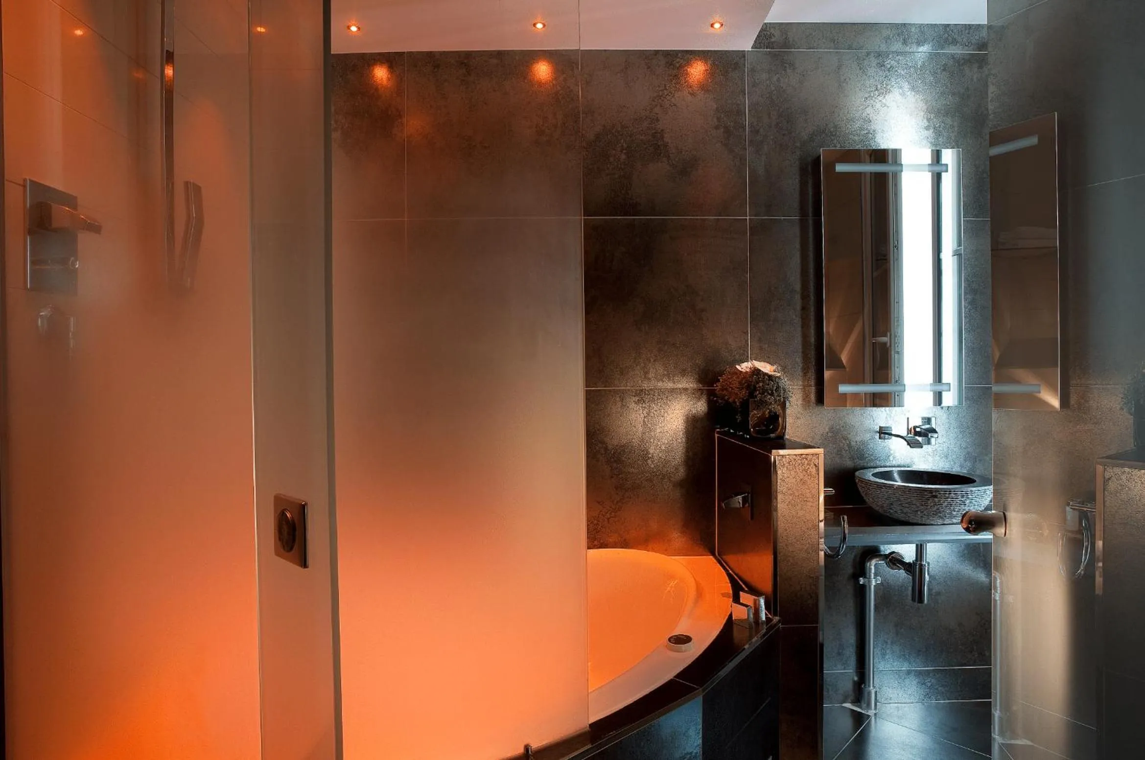 Bathroom in Secret de Paris - Hotel & Spa
