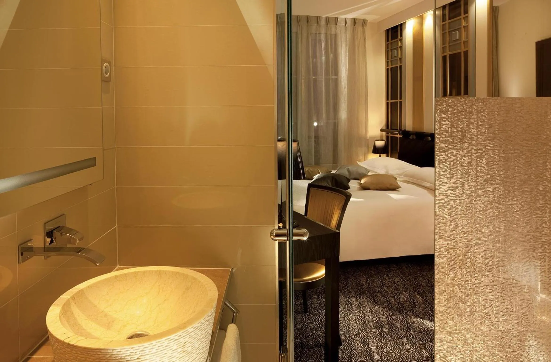 Bedroom, Bed in Secret de Paris - Hotel & Spa