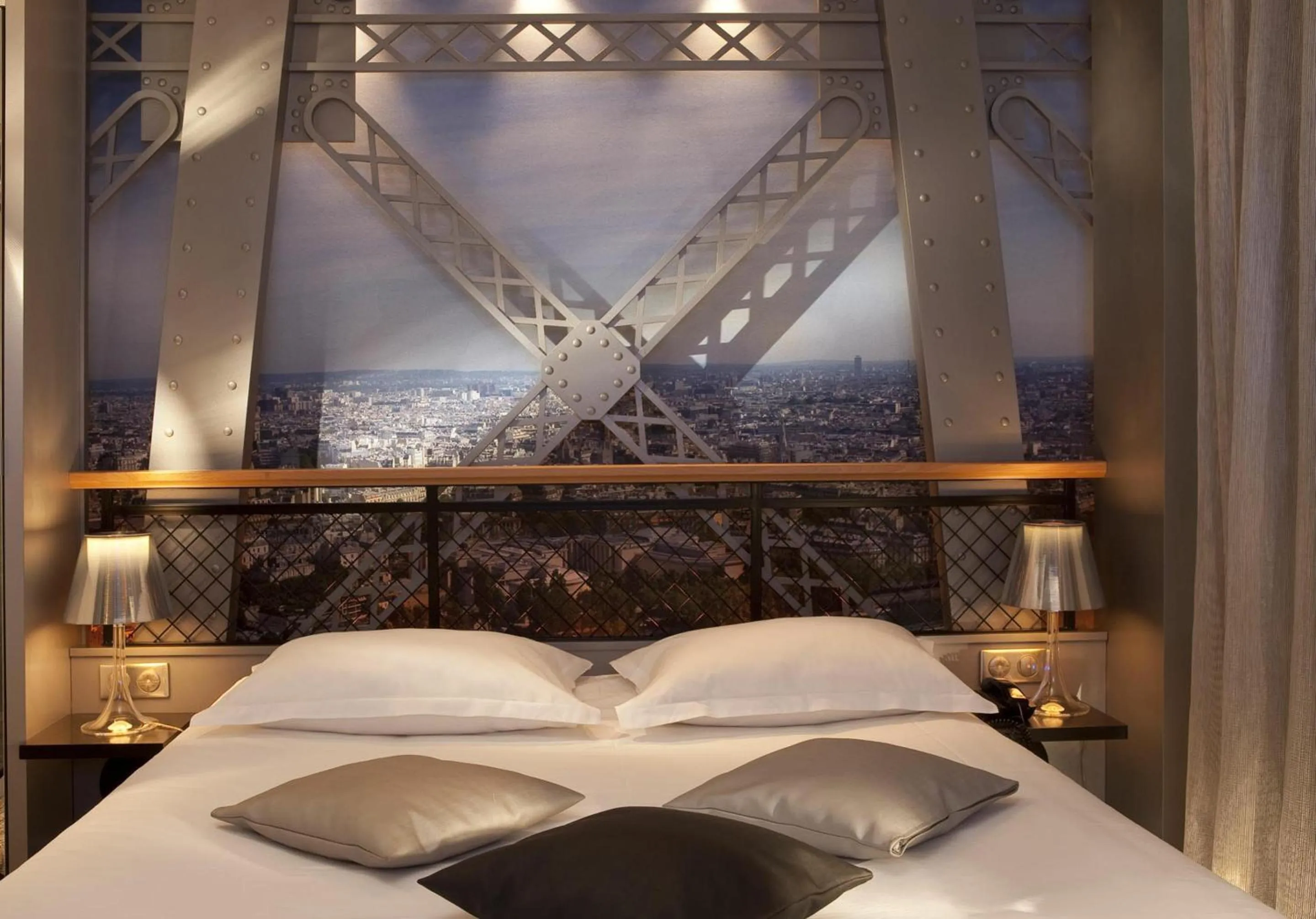 Bedroom, Bed in Secret de Paris - Hotel & Spa