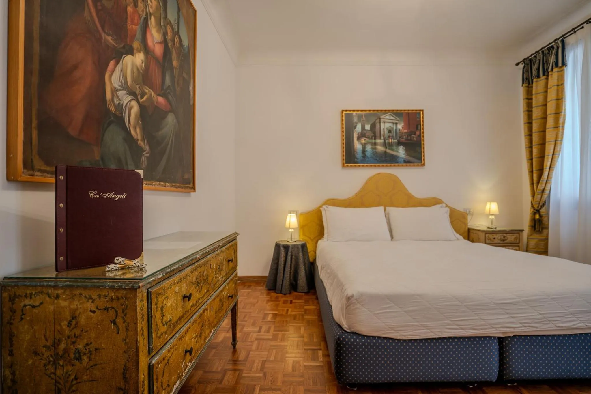 Photo of the whole room, Bed in Ca' Angeli