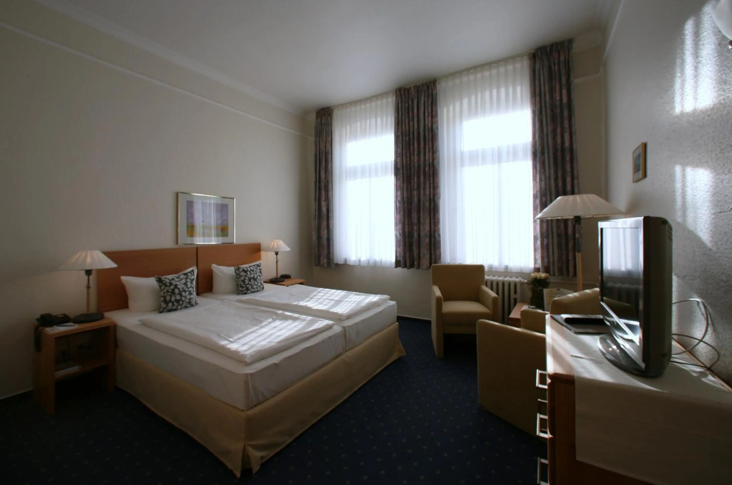Photo of the whole room, Bed in Hotel Gutenberg