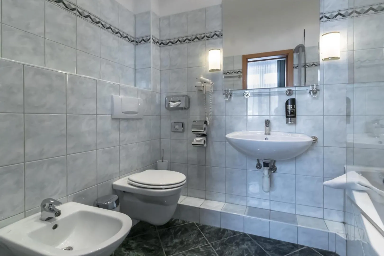 Toilet in Hotel Corvinus Vienna