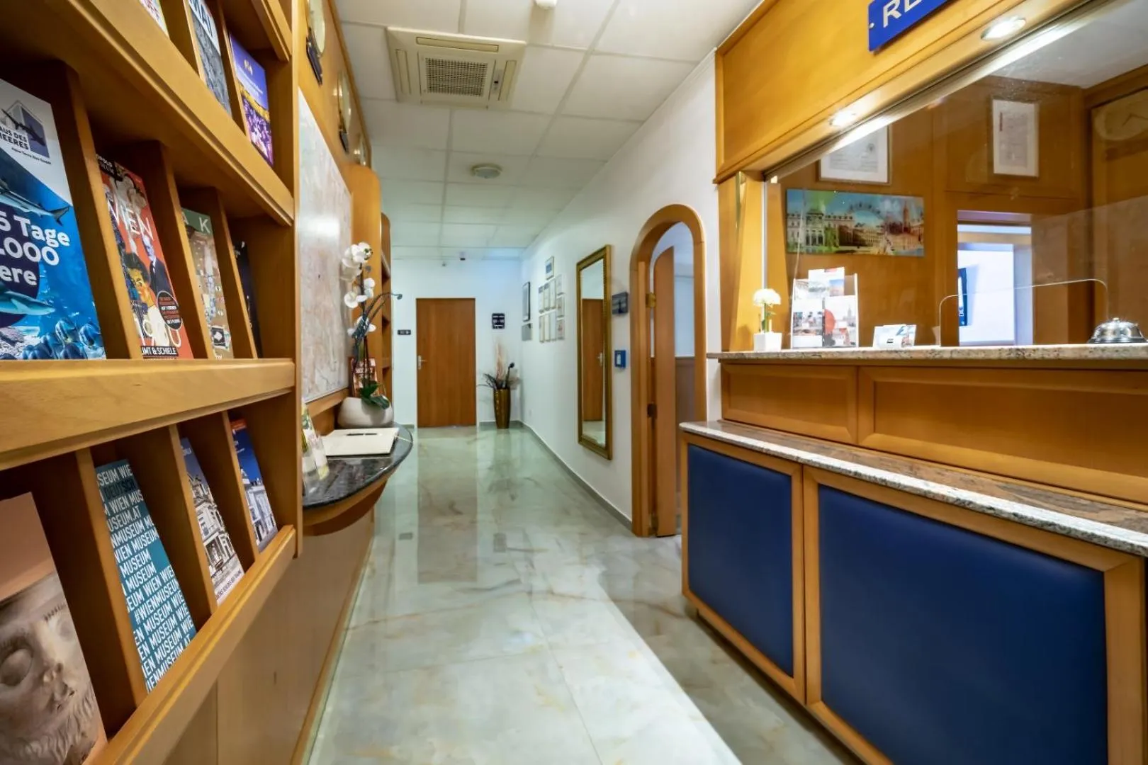 Lobby or reception in Hotel Corvinus Vienna