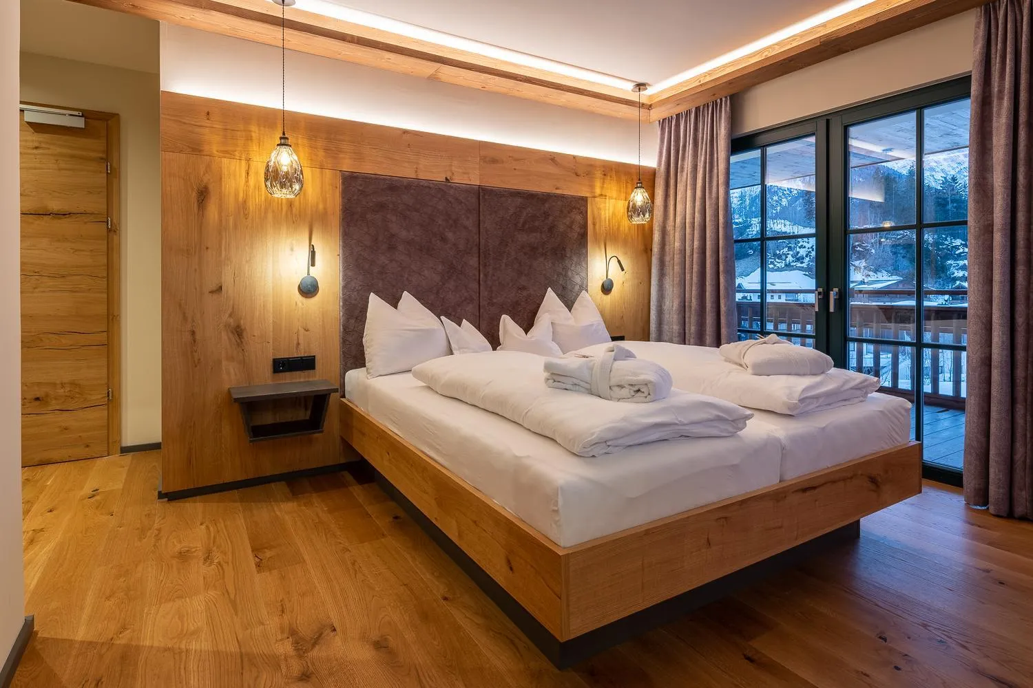 Photo of the whole room, Bed in Hotel Jagdschlössl