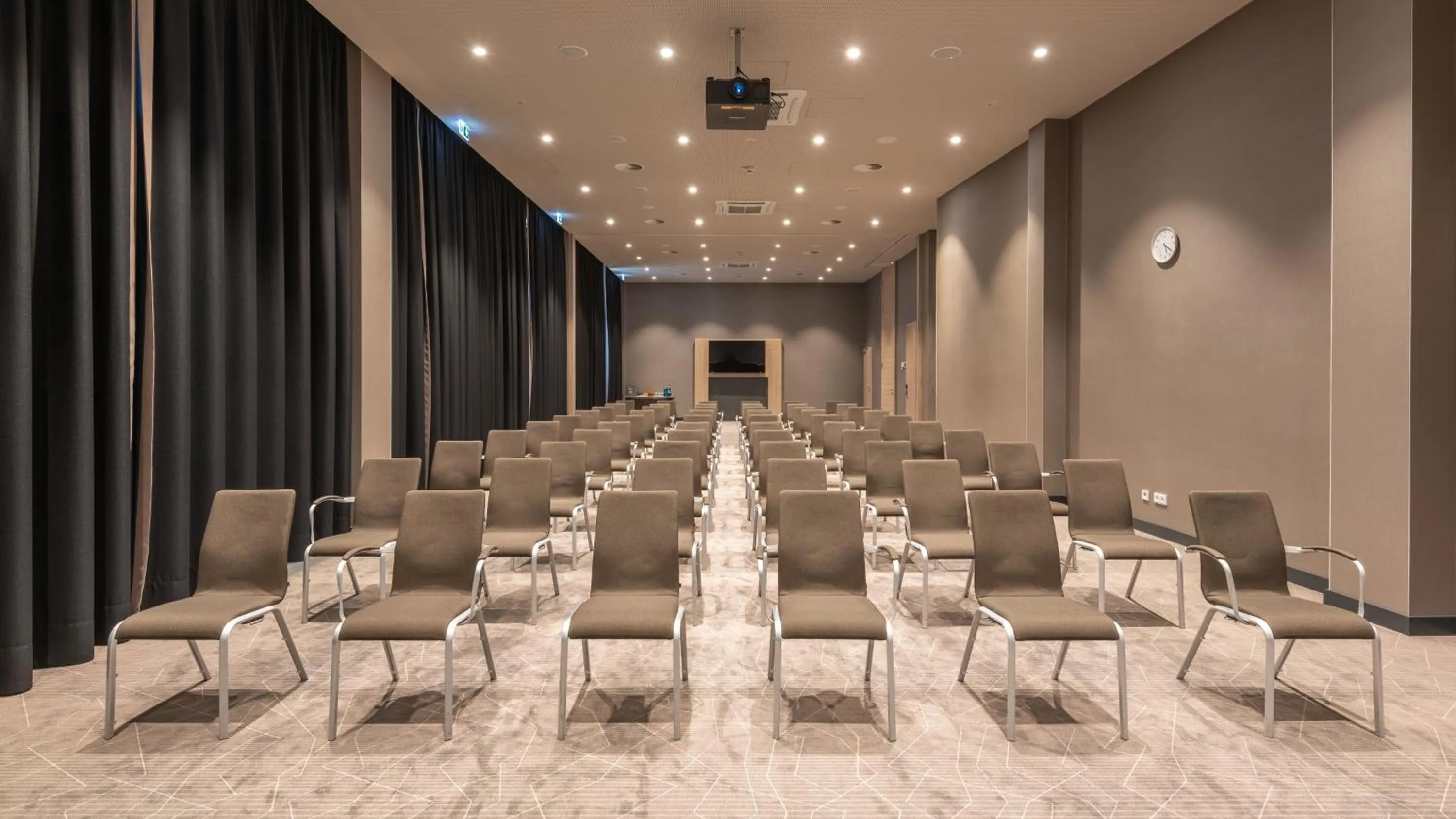 Meeting/conference room in Holiday Inn Frankfurt Airport by IHG