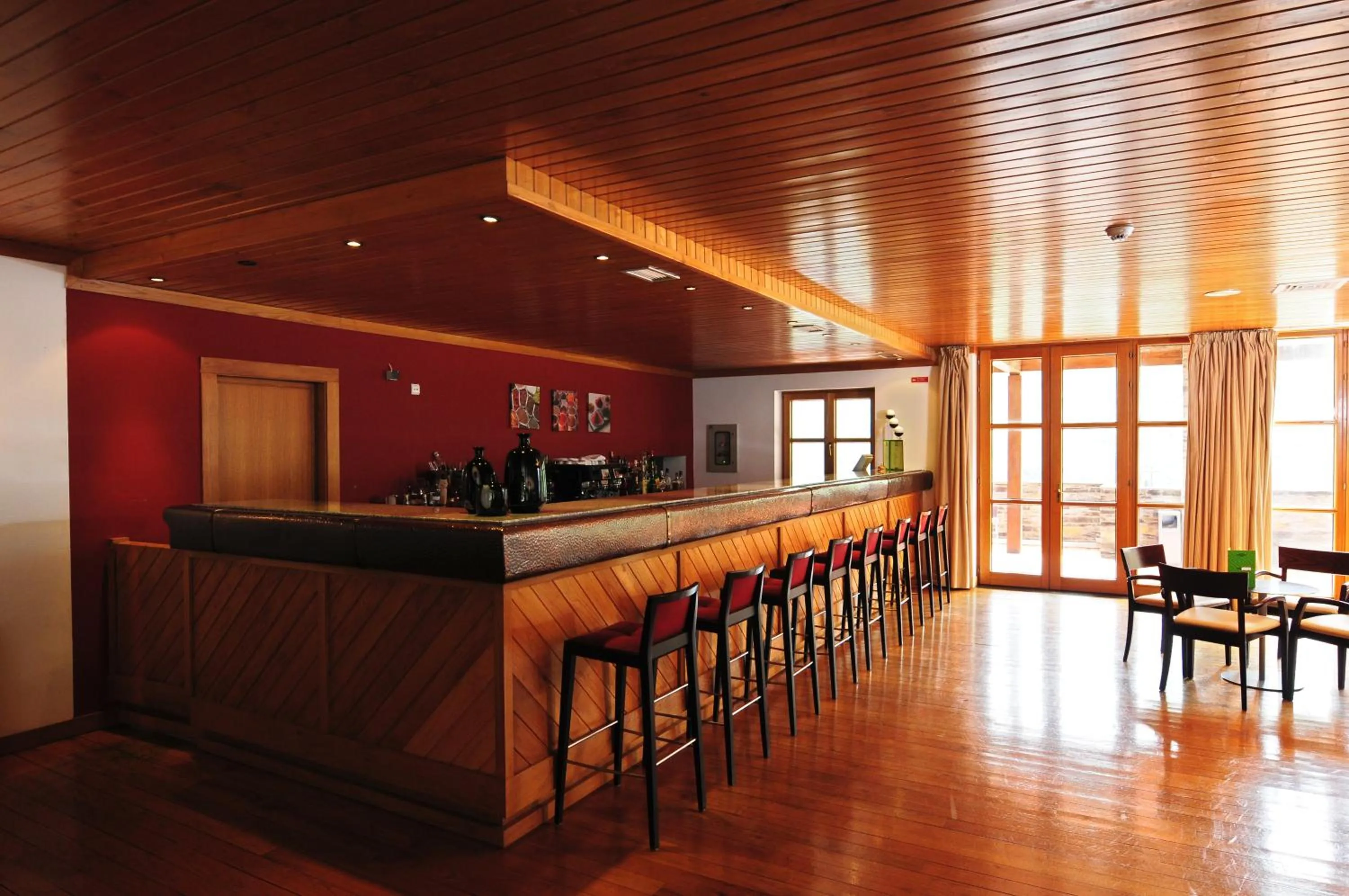 Lounge or bar in INATEL Piodao