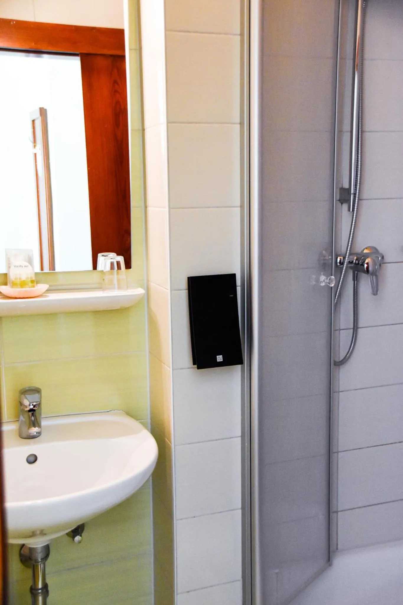 Bathroom in Parkhotel Zirndorf