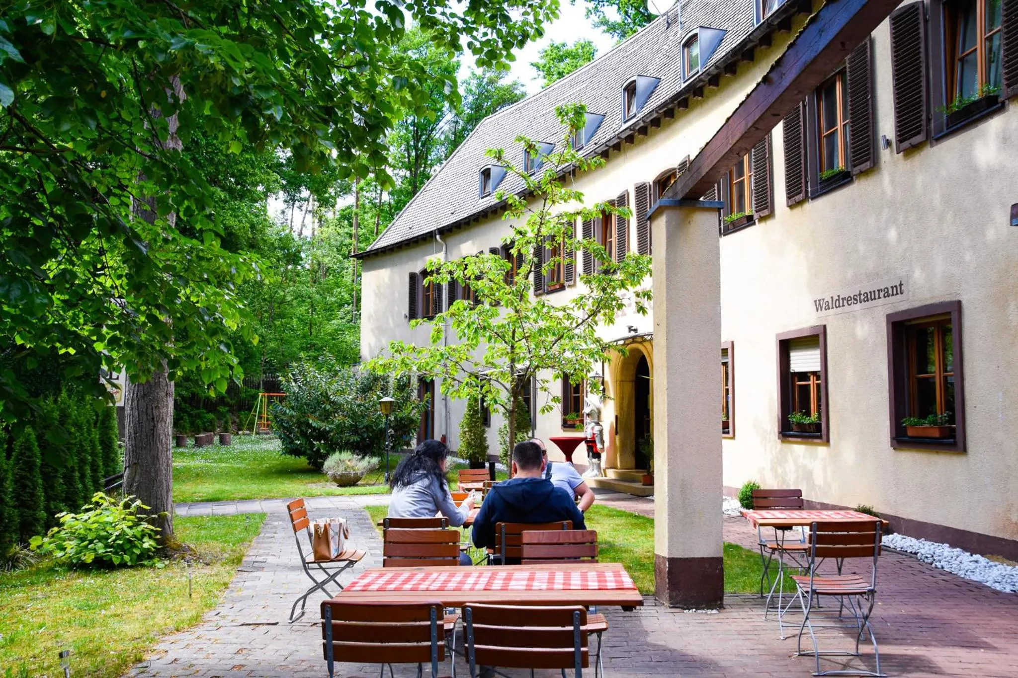 Garden view in Parkhotel Zirndorf
