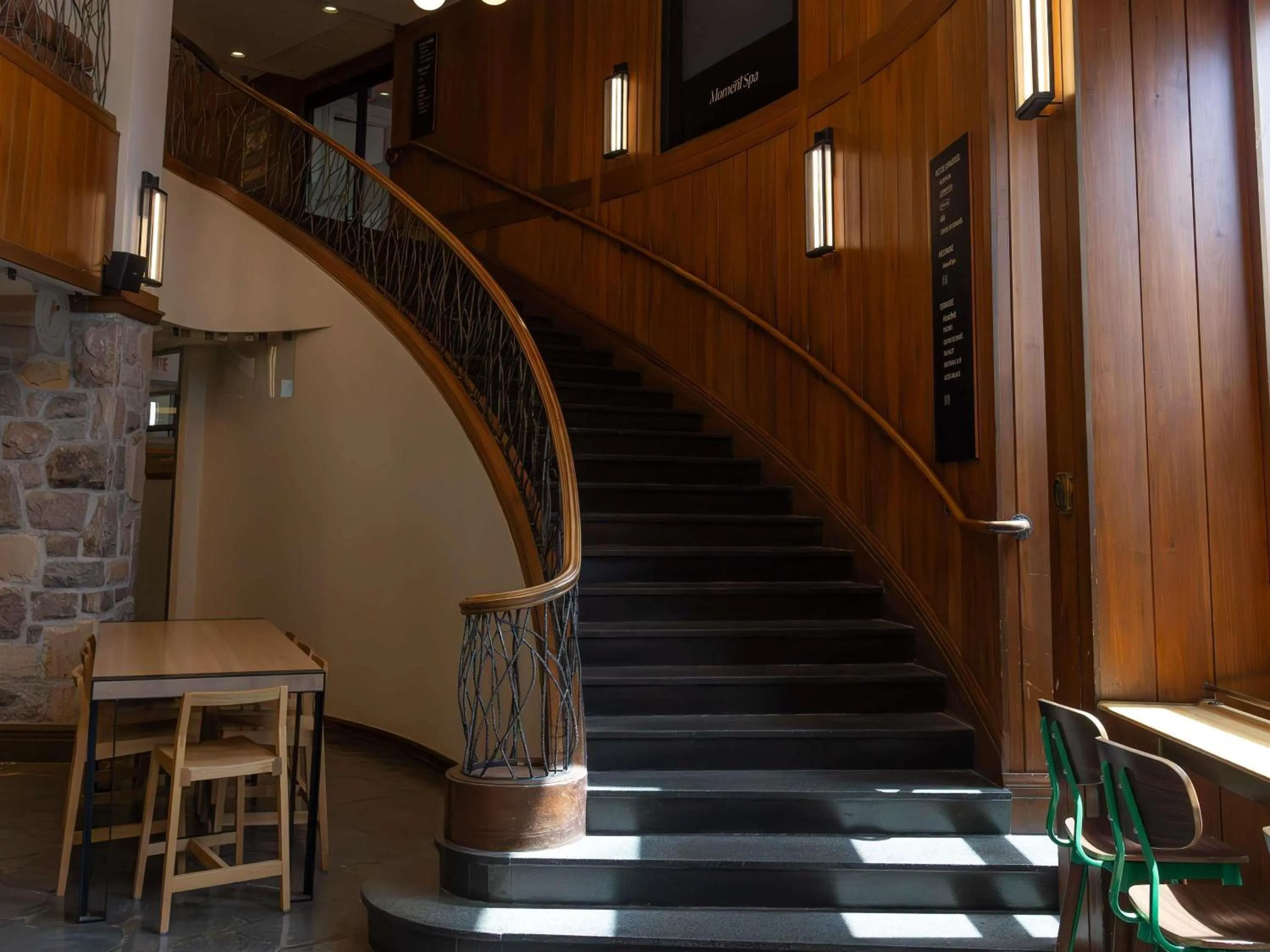 Restaurant/places to eat in Fairmont Tremblant