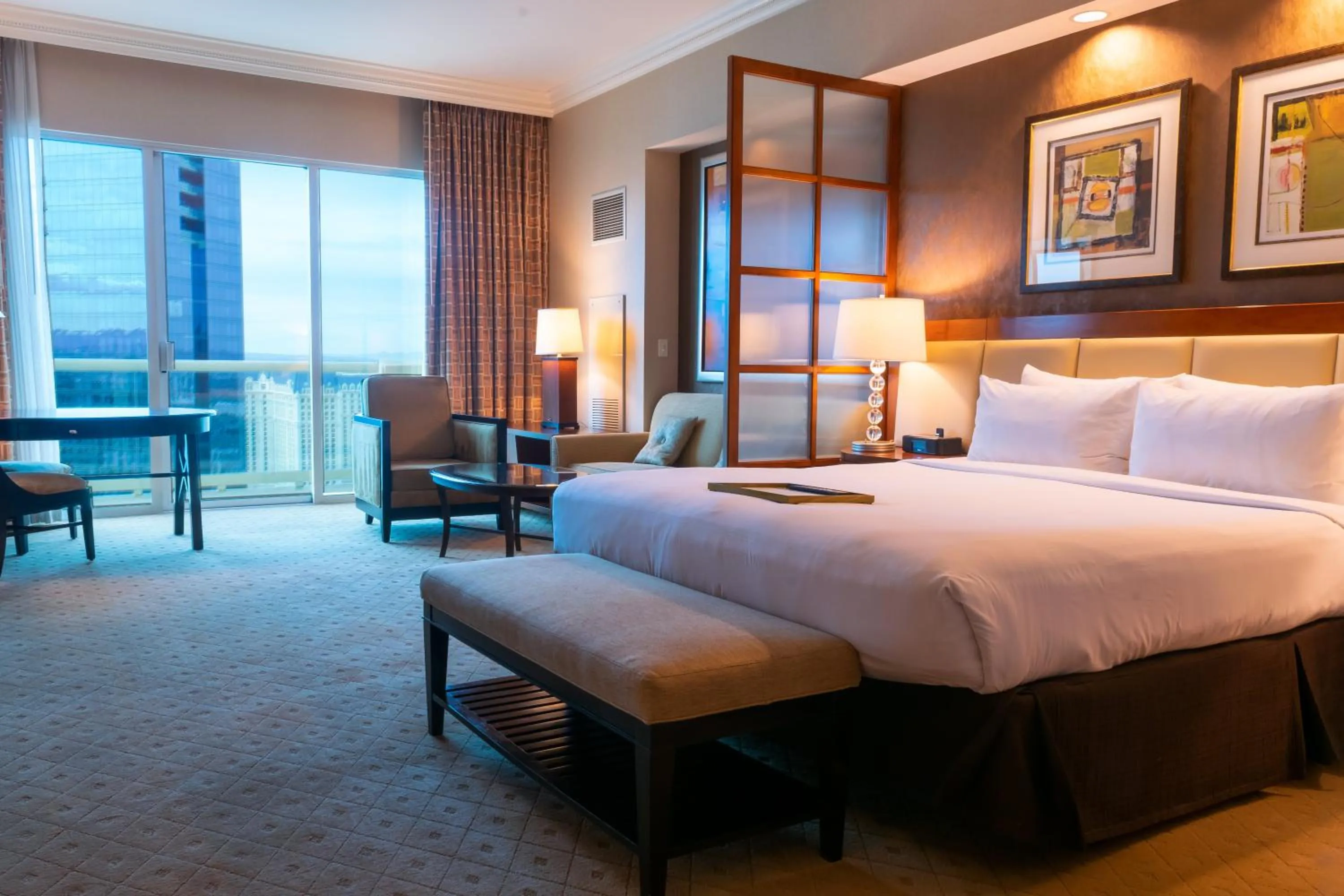 Photo of the whole room, Bed in The Signature at MGM Grand - All Suites