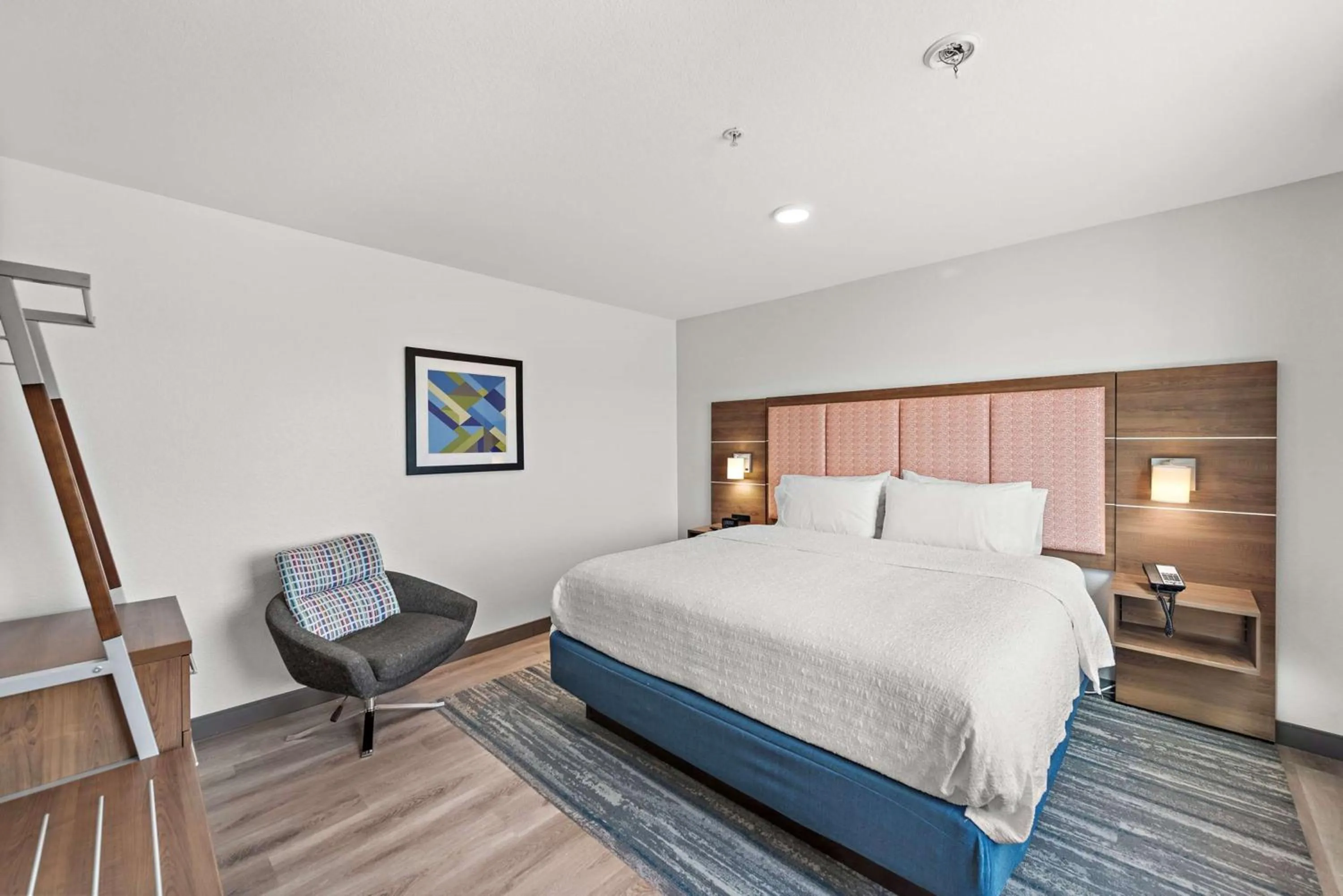 Bed in Hampton Inn by Hilton Calexico