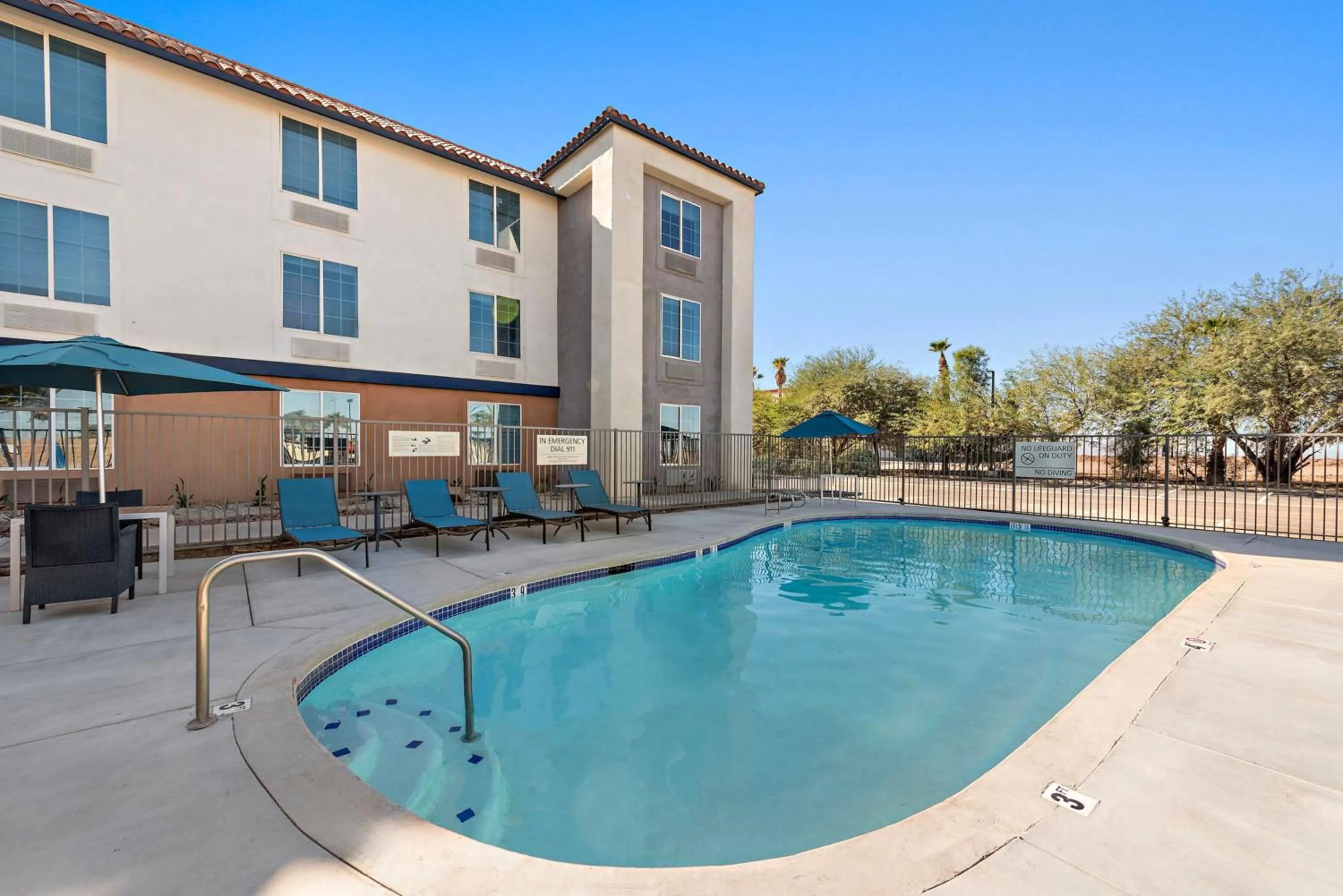 Swimming pool in Hampton Inn by Hilton Calexico