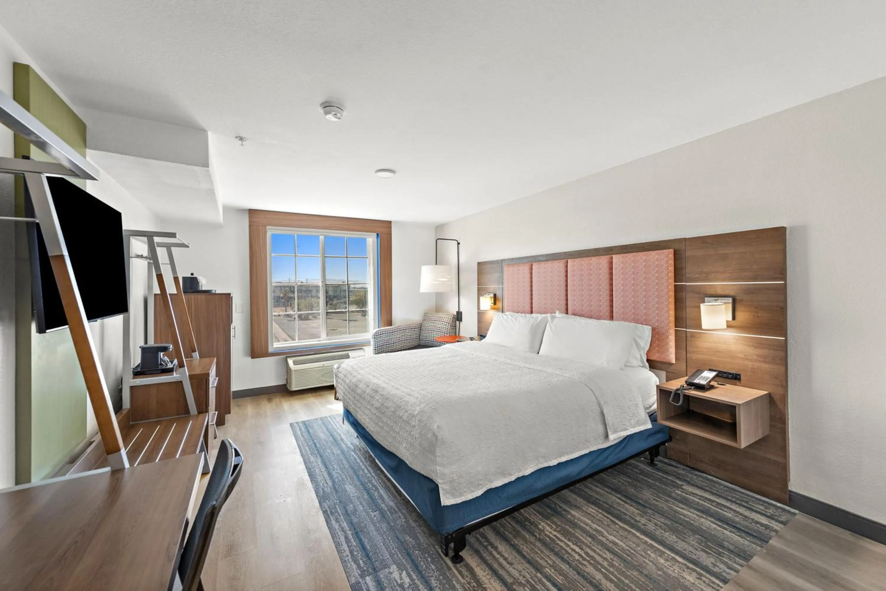 Bedroom, Bed in Hampton Inn by Hilton Calexico