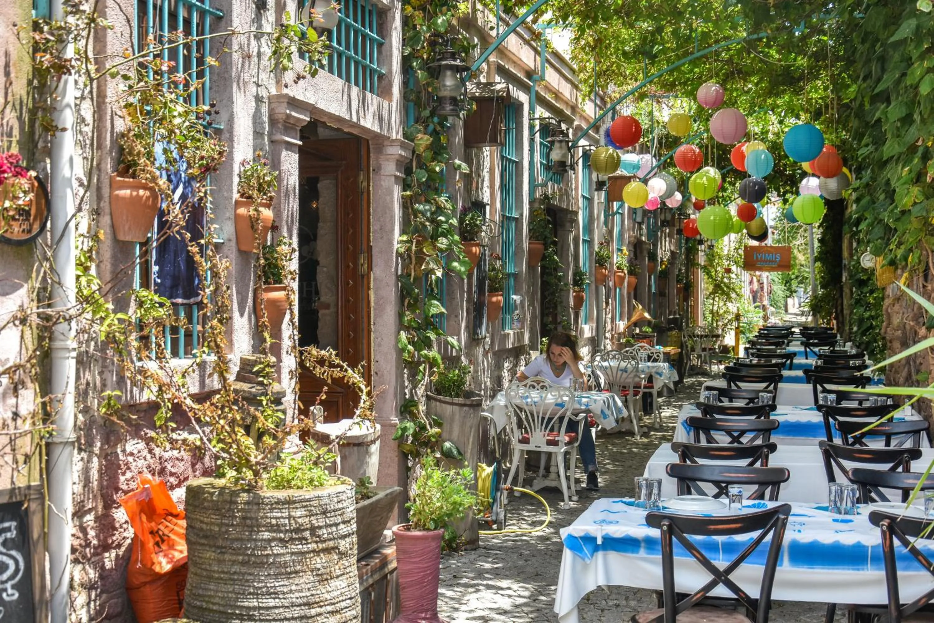 Restaurant/places to eat in Orchis Hotel