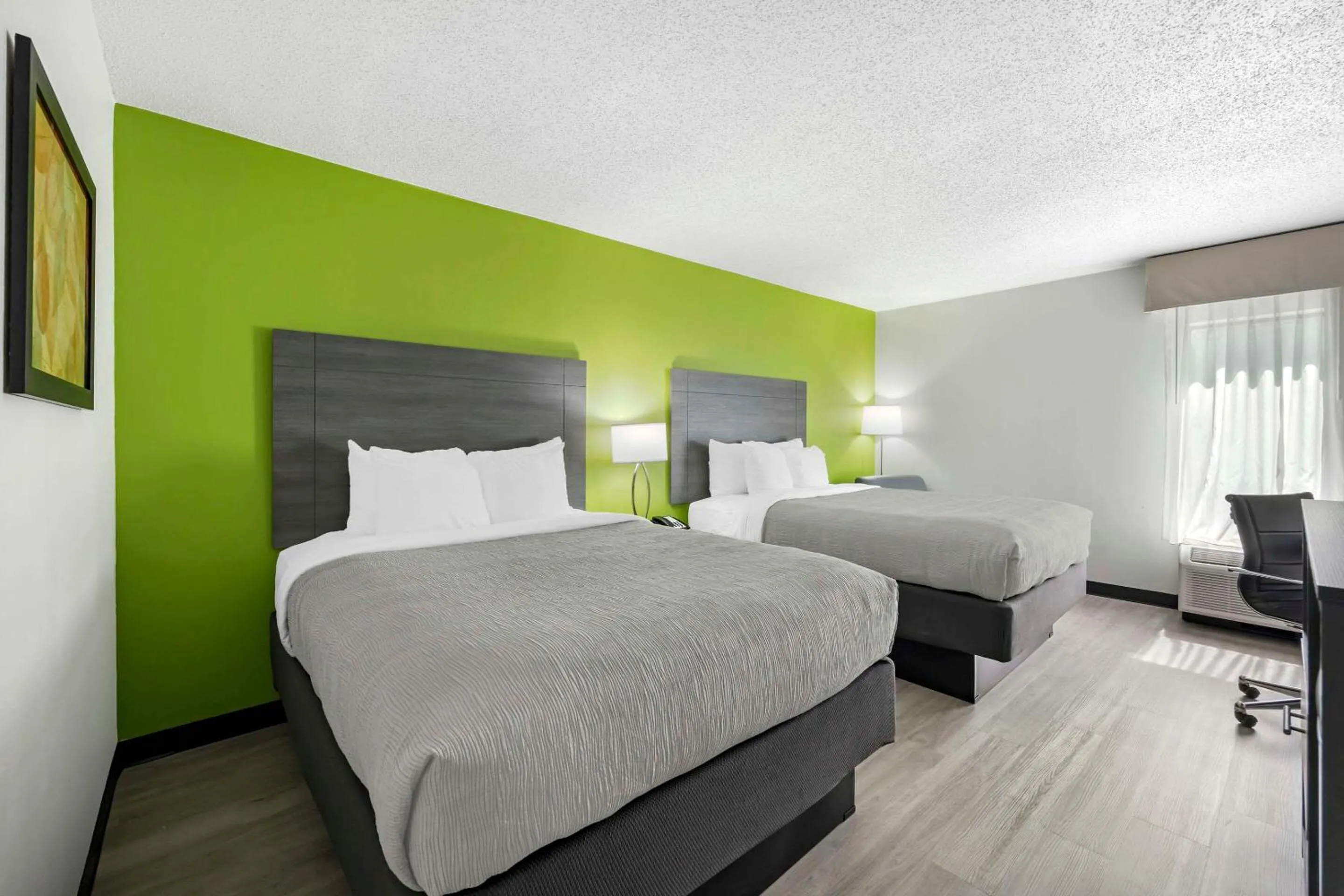 Bedroom, Bed in Quality Inn Clarksville - Exit 11