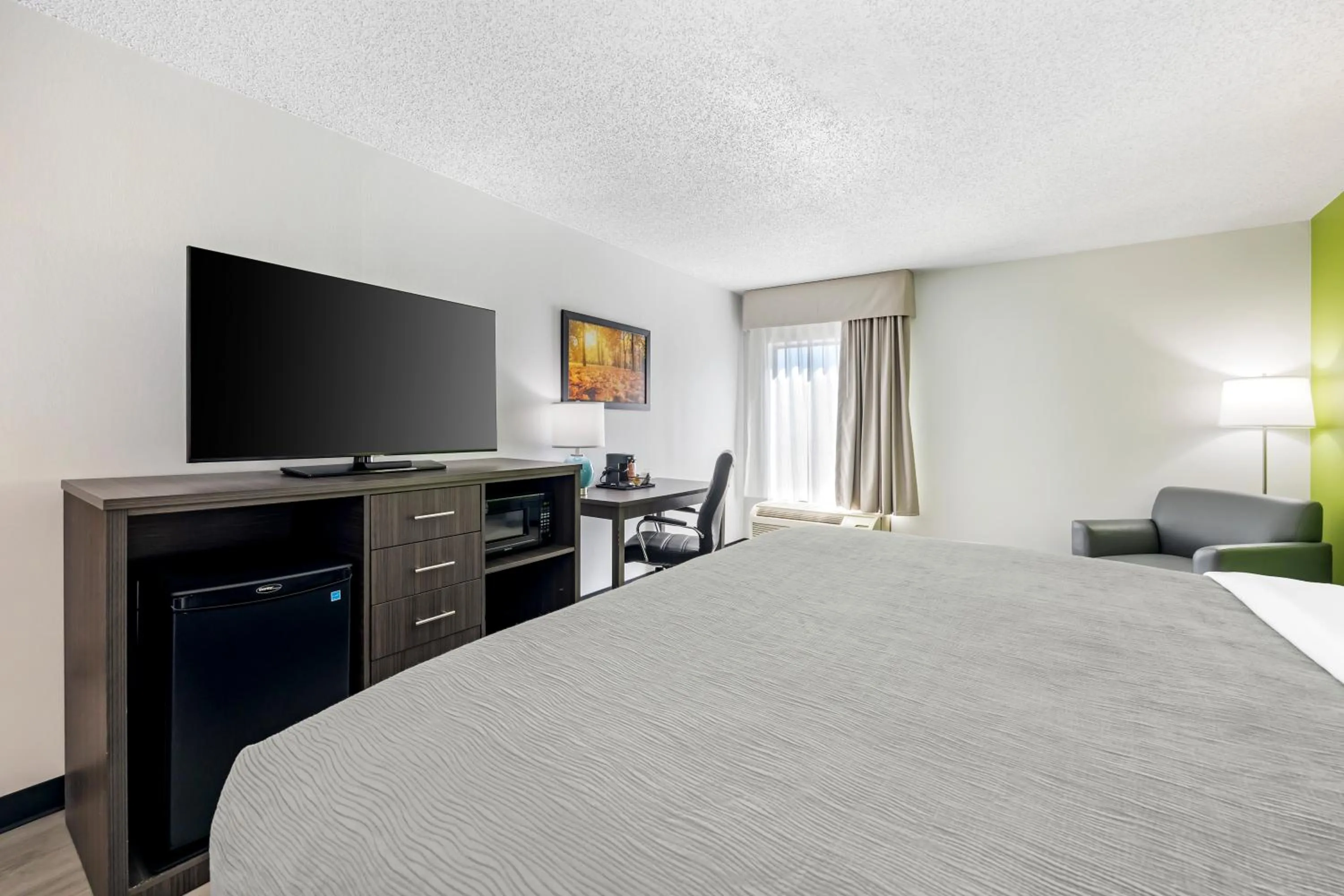 Bedroom, Bed in Quality Inn Clarksville - Exit 11