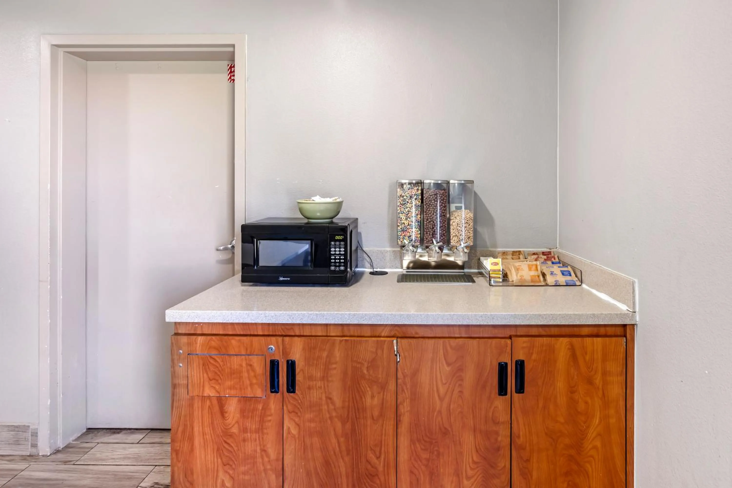 Breakfast in Quality Inn Clarksville - Exit 11