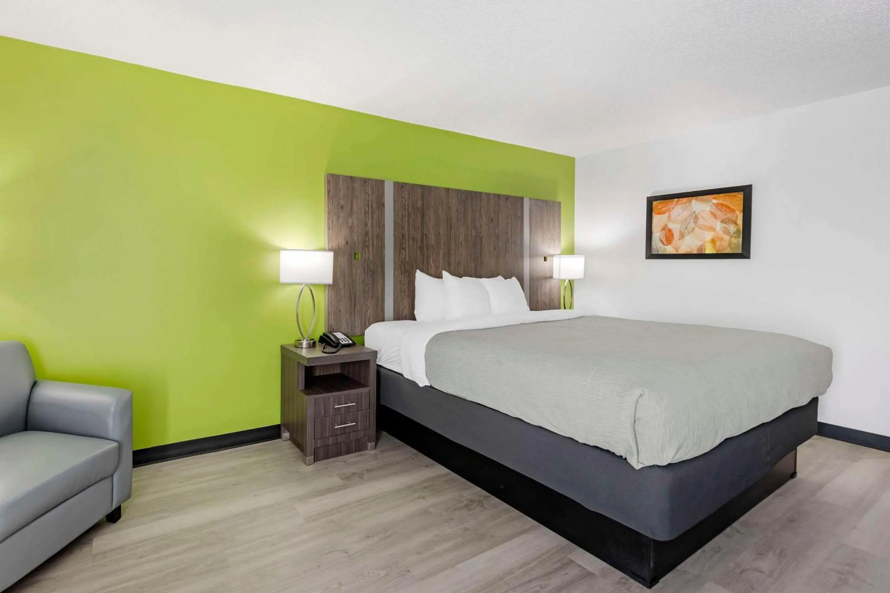 Bedroom, Bed in Quality Inn Clarksville - Exit 11