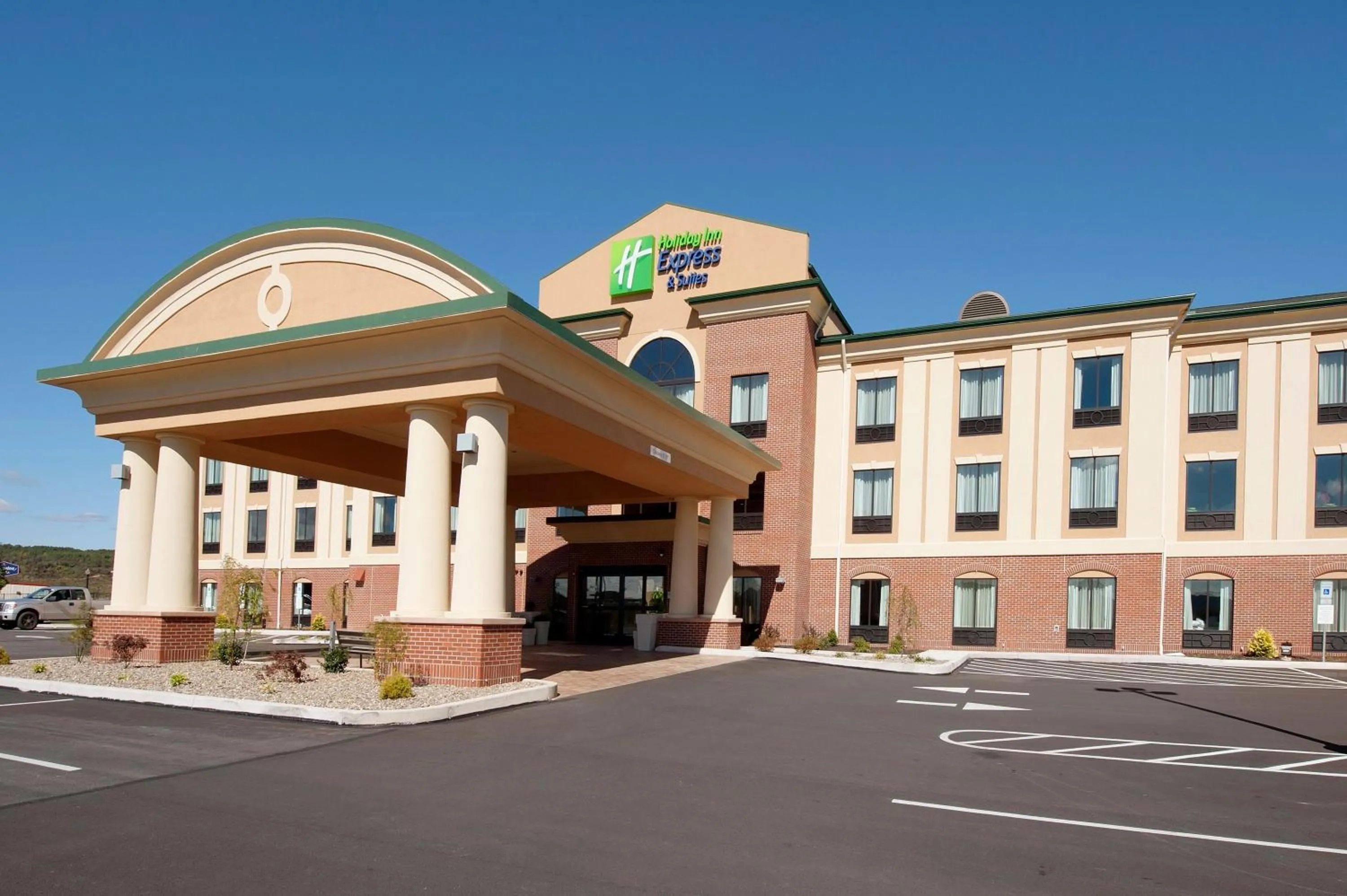 Property building in Holiday Inn Express Hotel & Suites Clearfield by IHG