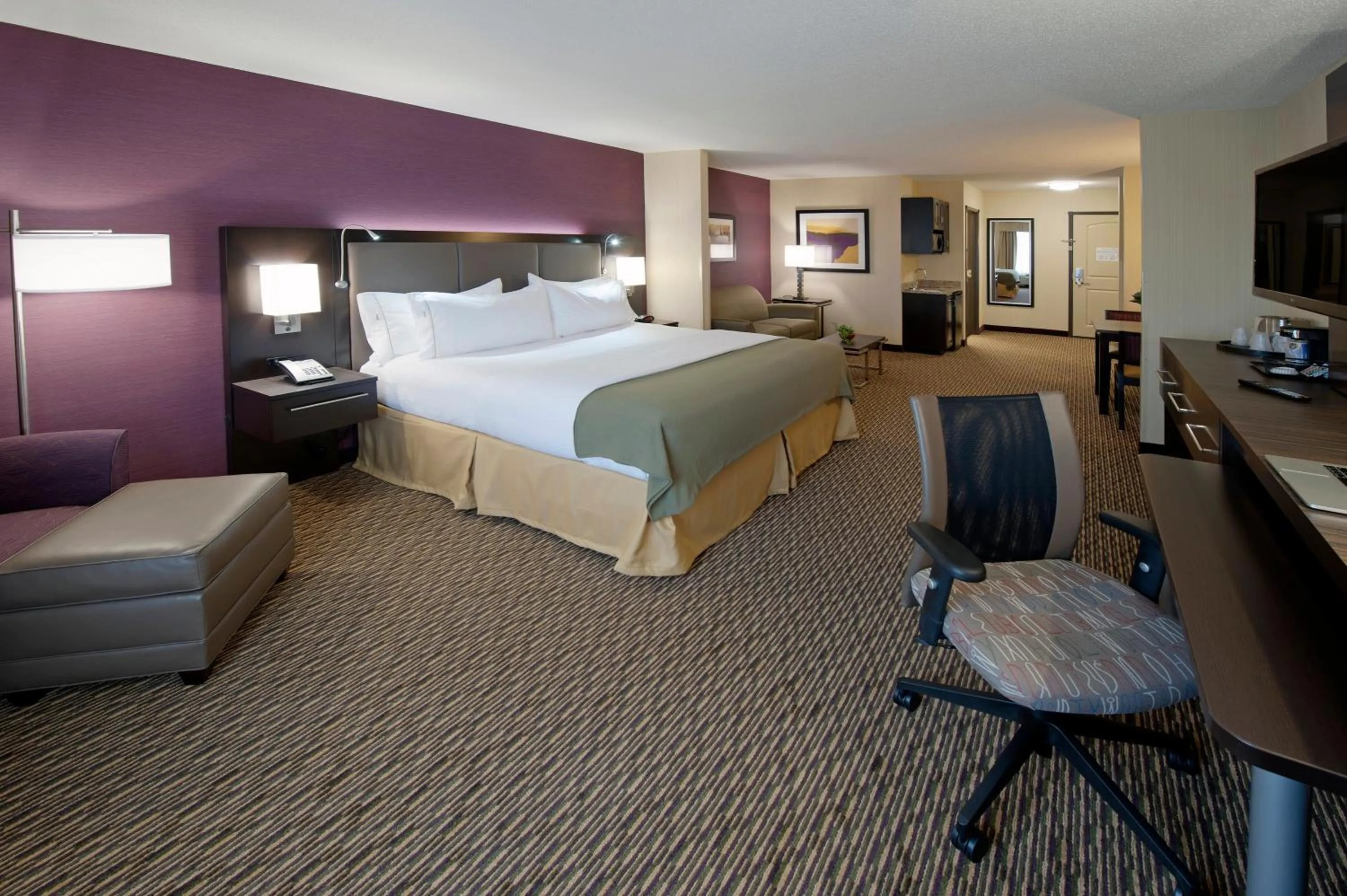 Photo of the whole room, Bed in Holiday Inn Express Hotel & Suites Clearfield by IHG