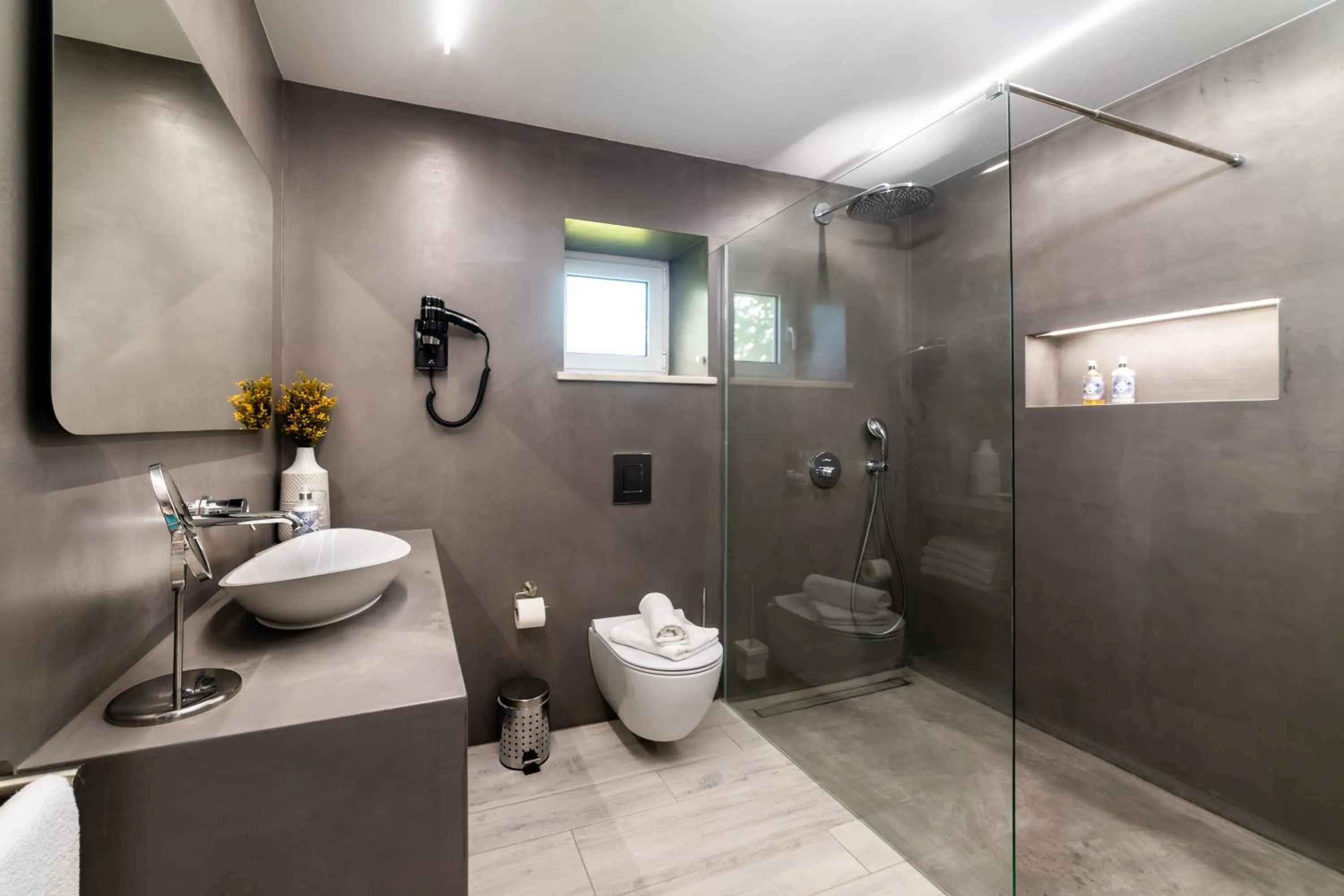 Bathroom in Monte Das Alpenduradas