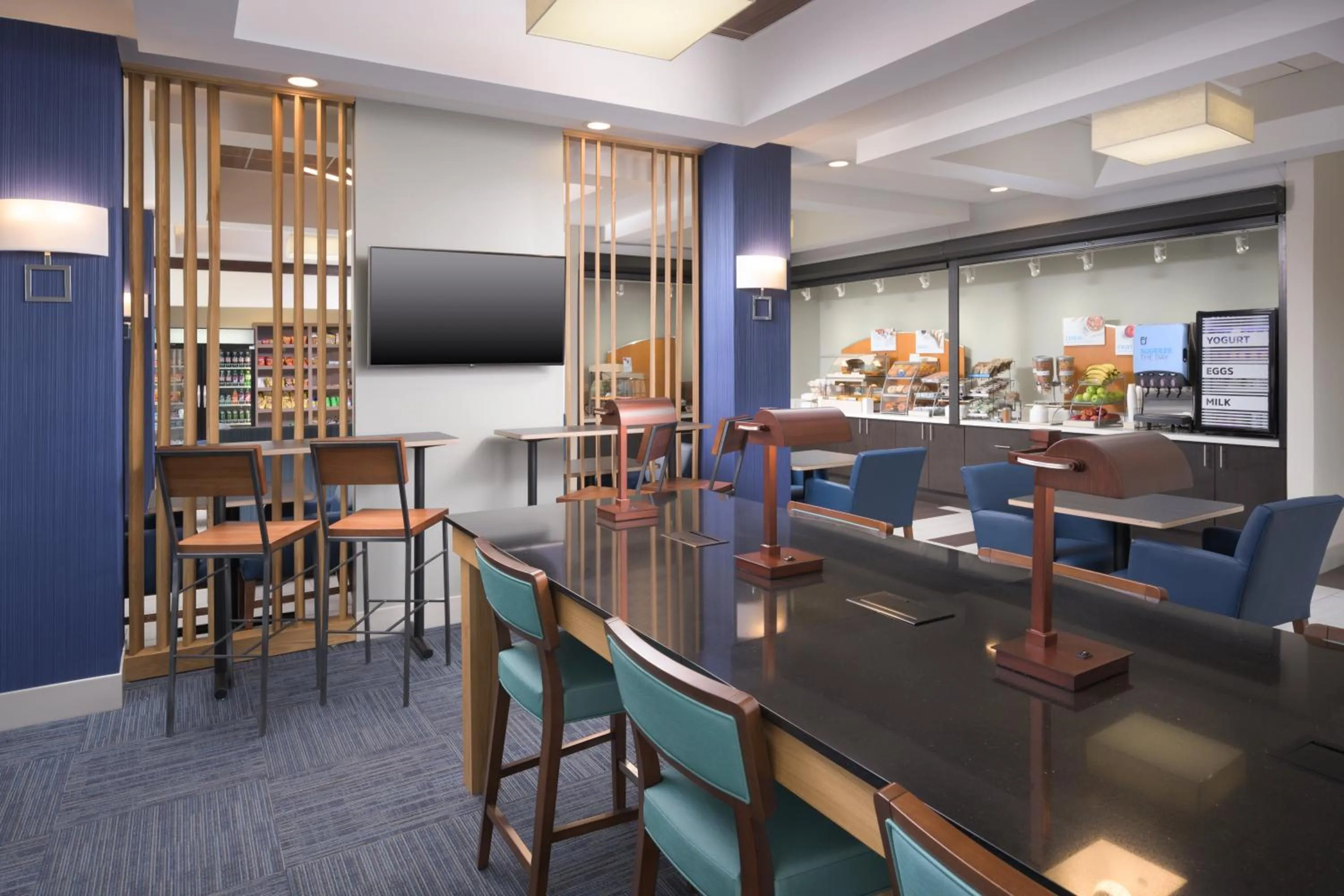 Breakfast in Holiday Inn Express Hotel & Suites Chattanooga Downtown by IHG