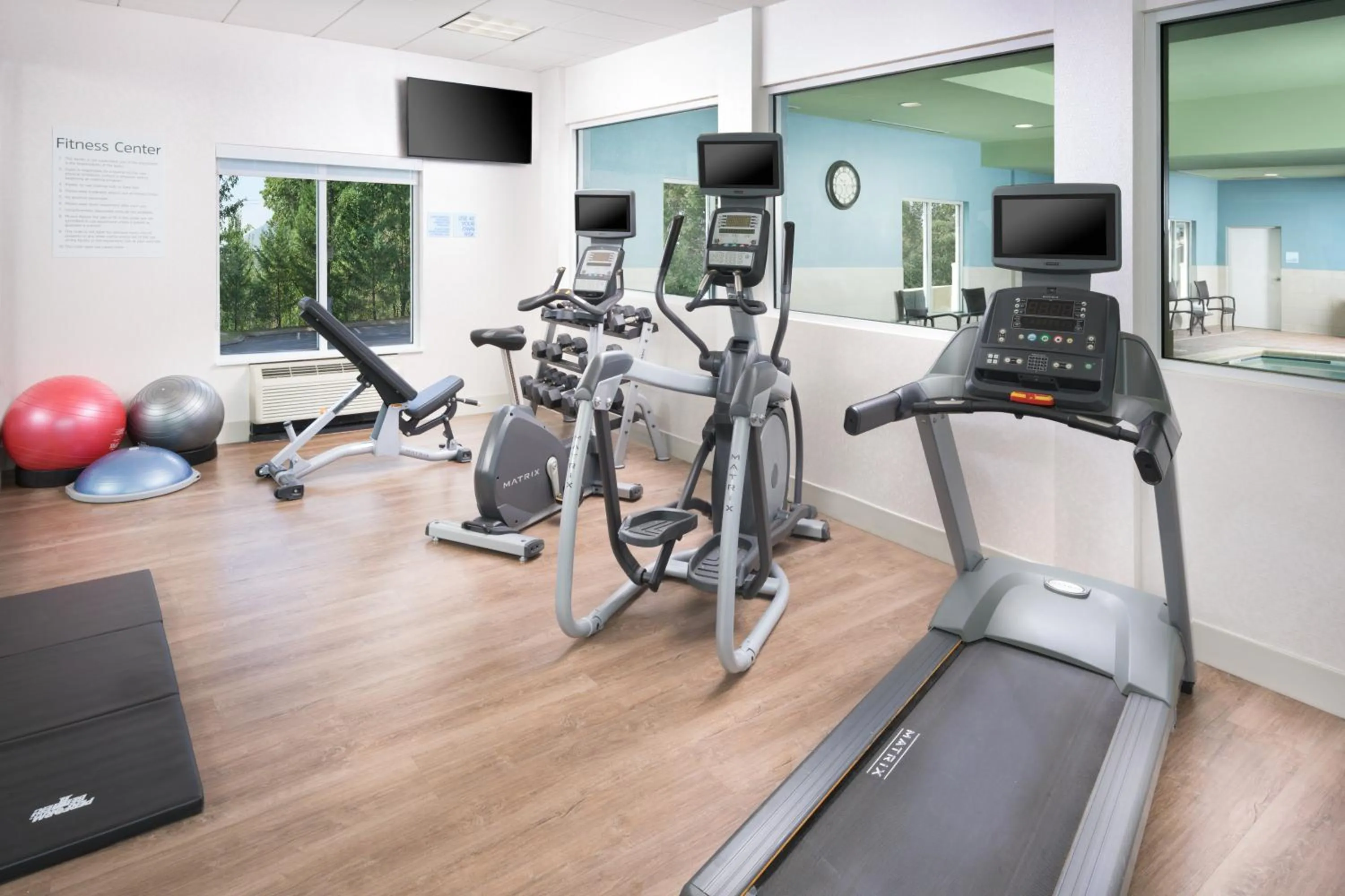 Fitness centre/facilities in Holiday Inn Express Hotel & Suites Chattanooga Downtown by IHG
