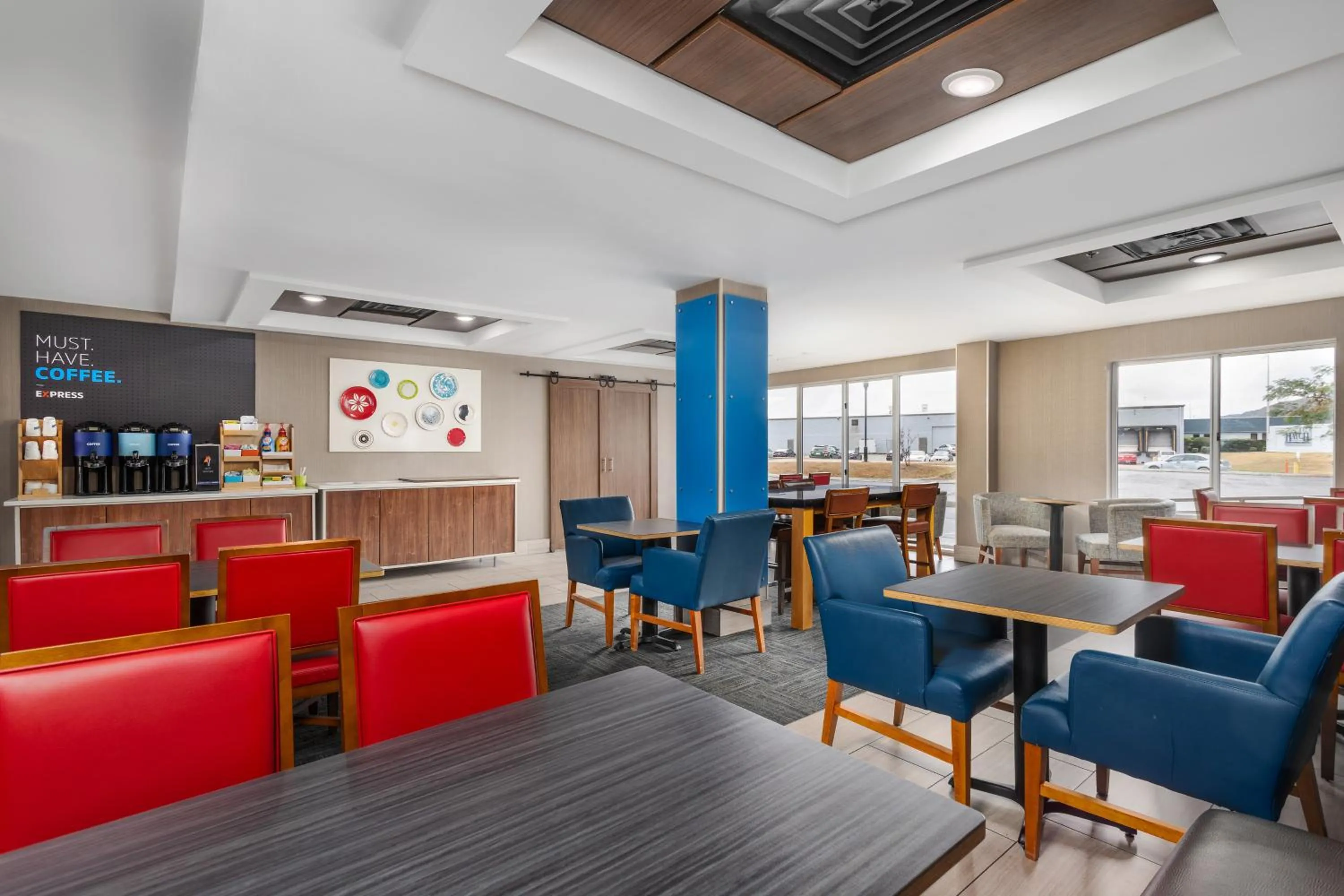 Seating area in Holiday Inn Express Hotel & Suites Chattanooga-Lookout Mountain by IHG