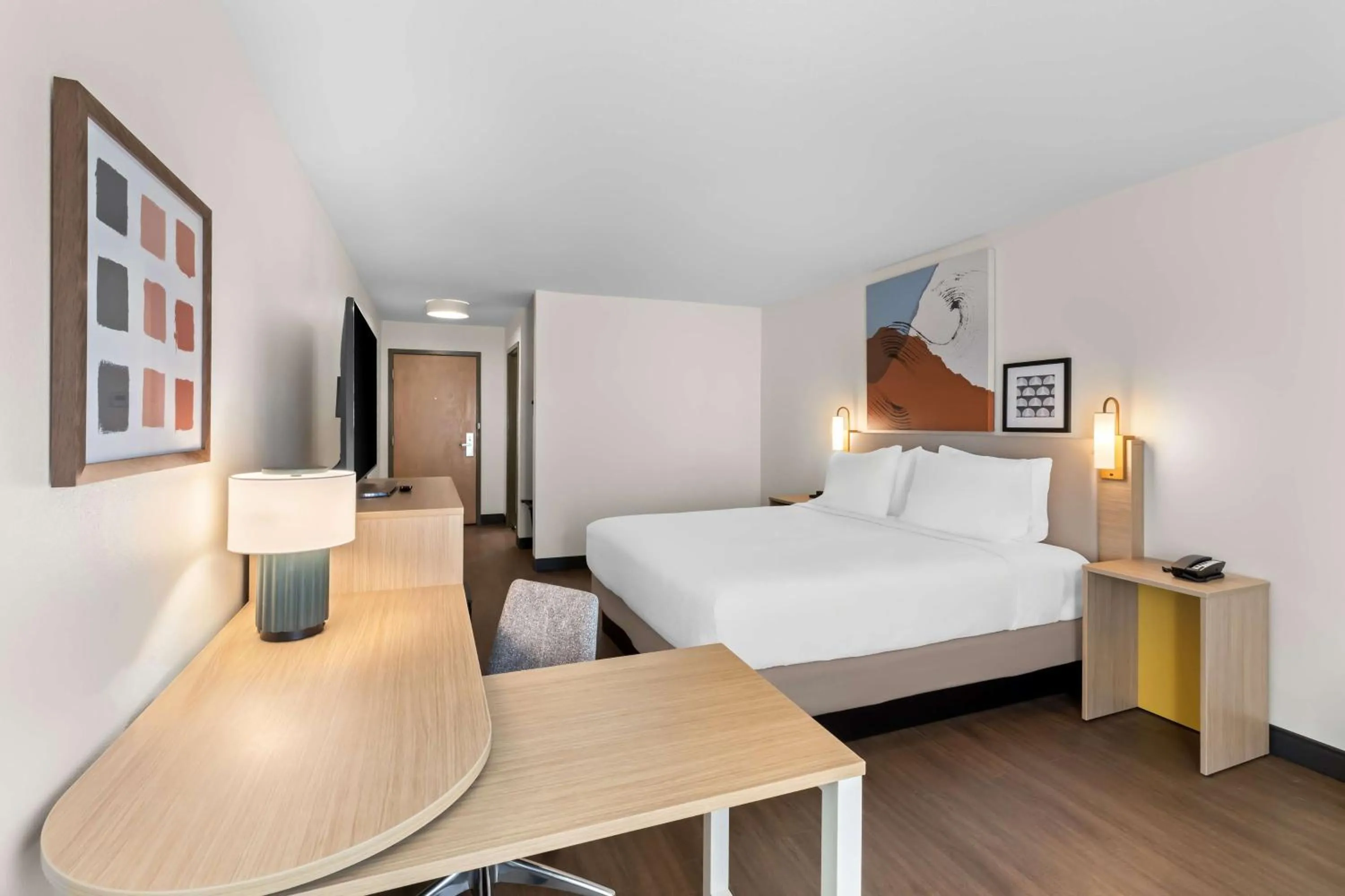 Bedroom, Bed in Baymont by Wyndham Calhoun