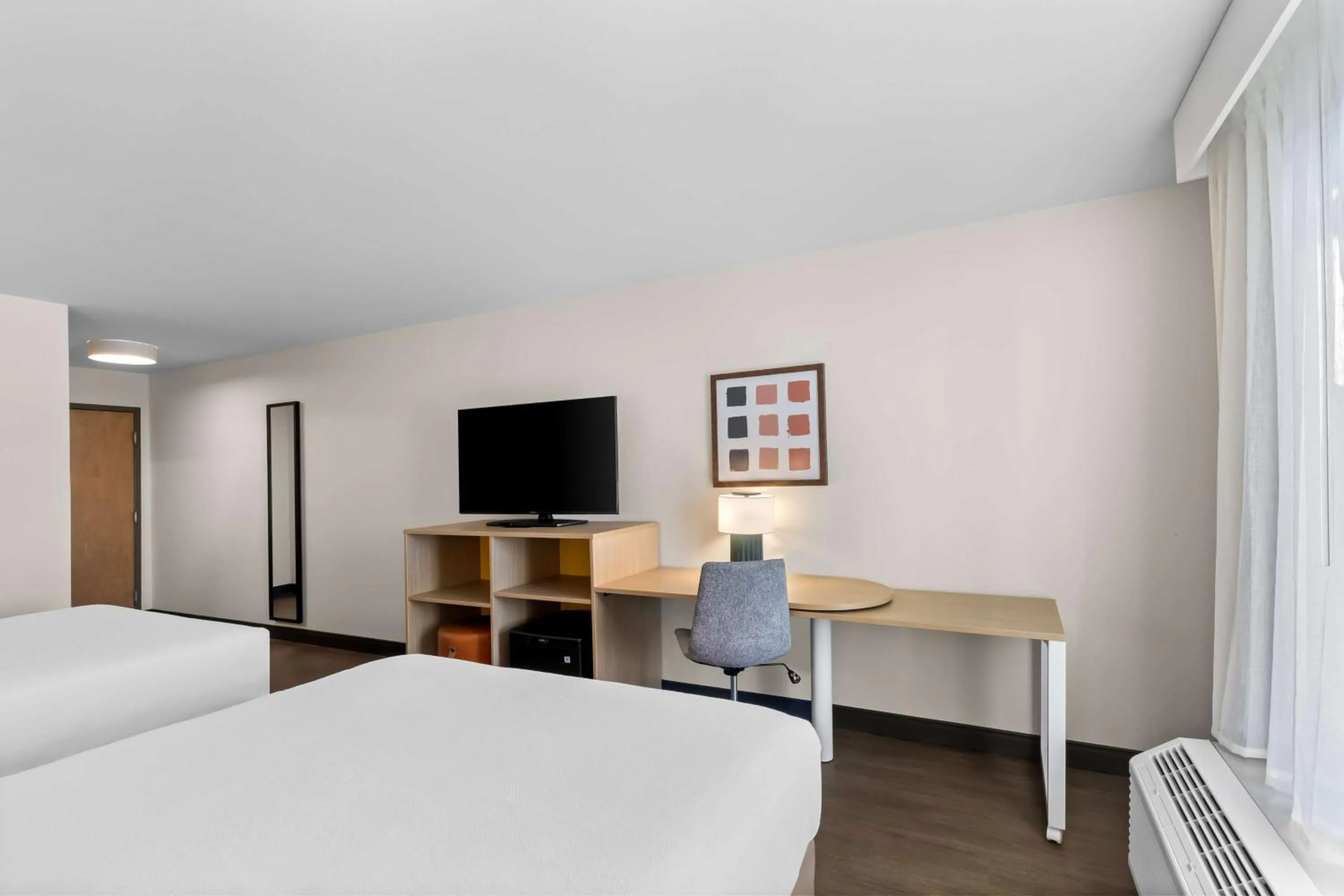 Bedroom, Bed in Baymont by Wyndham Calhoun