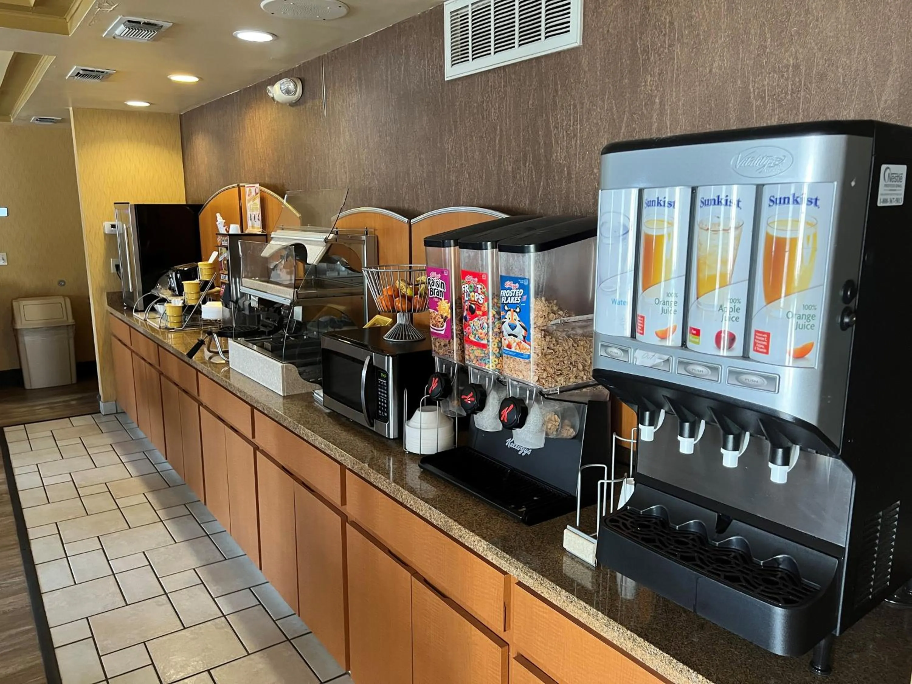 Breakfast in Days Inn by Wyndham Tulsa Central