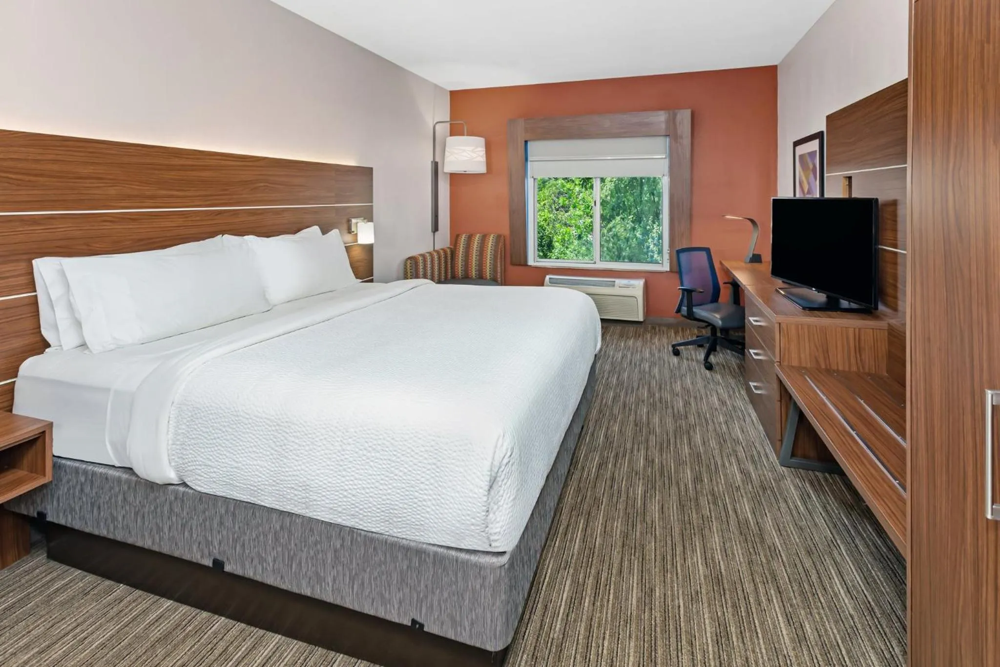 Photo of the whole room, Bed in Holiday Inn Express Hotel & Suites Chicago South Lansing by IHG