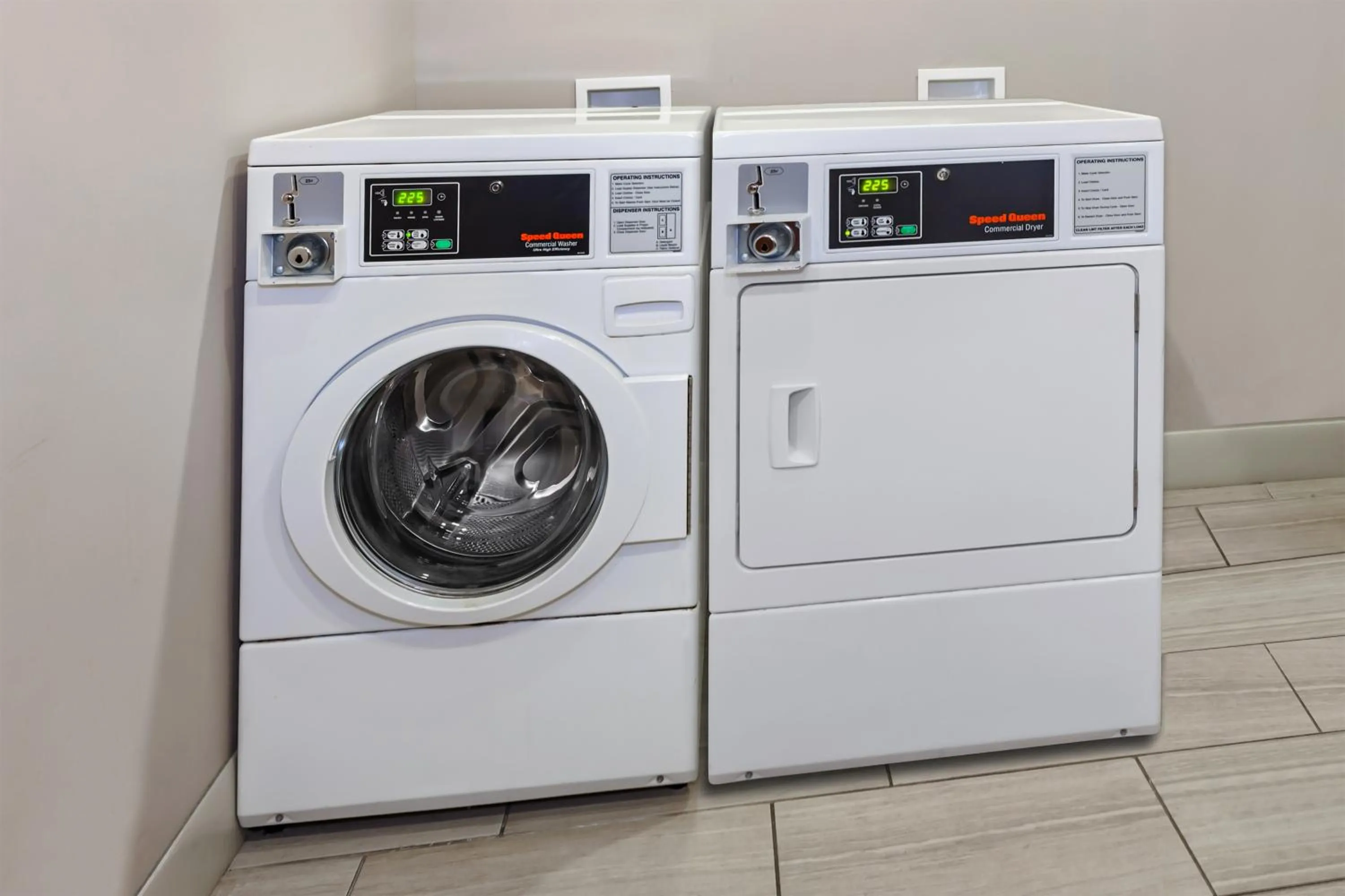 laundry in Holiday Inn Express Hotel & Suites Chicago South Lansing by IHG
