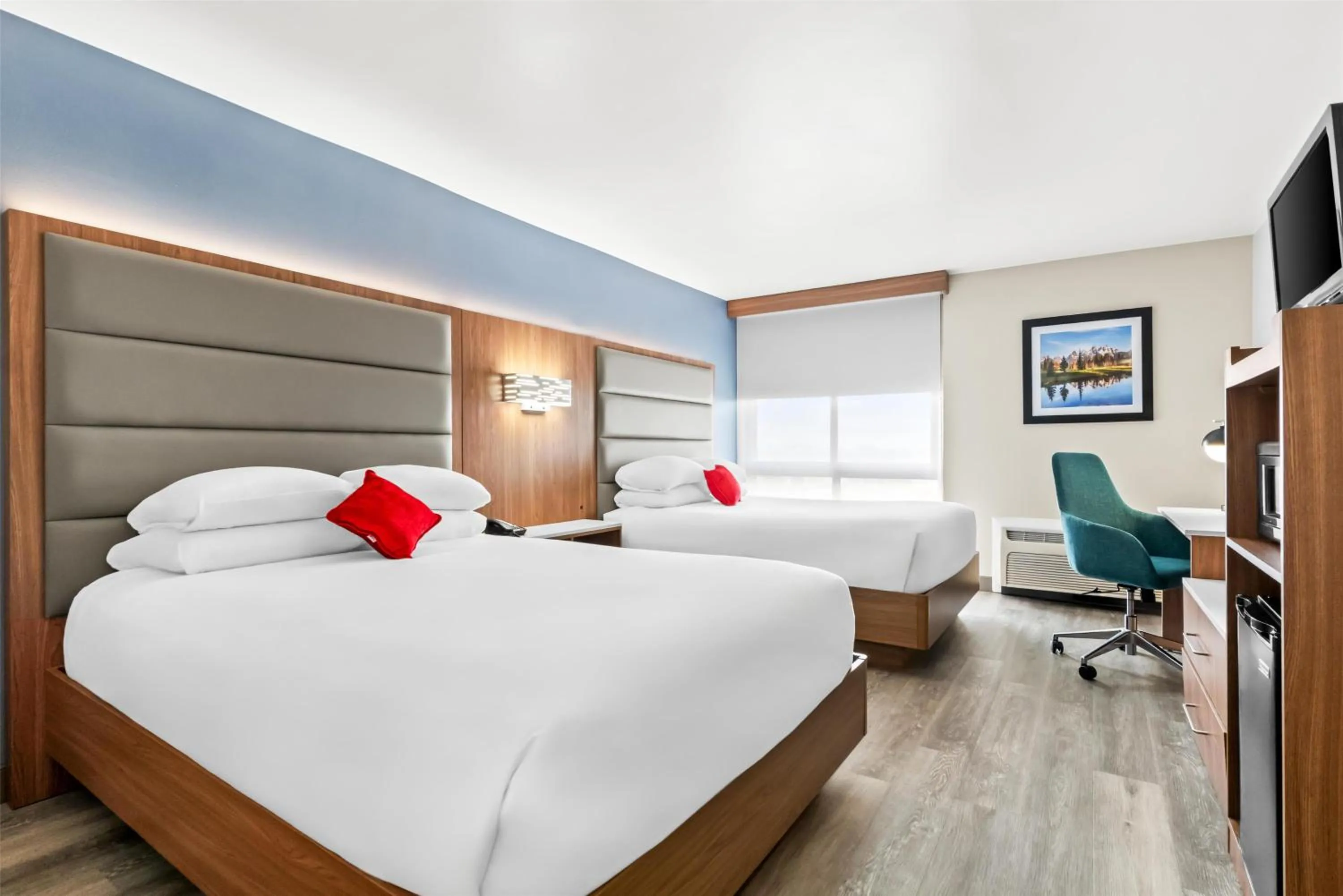 Bedroom, Bed in Red Lion Hotel Cheyenne