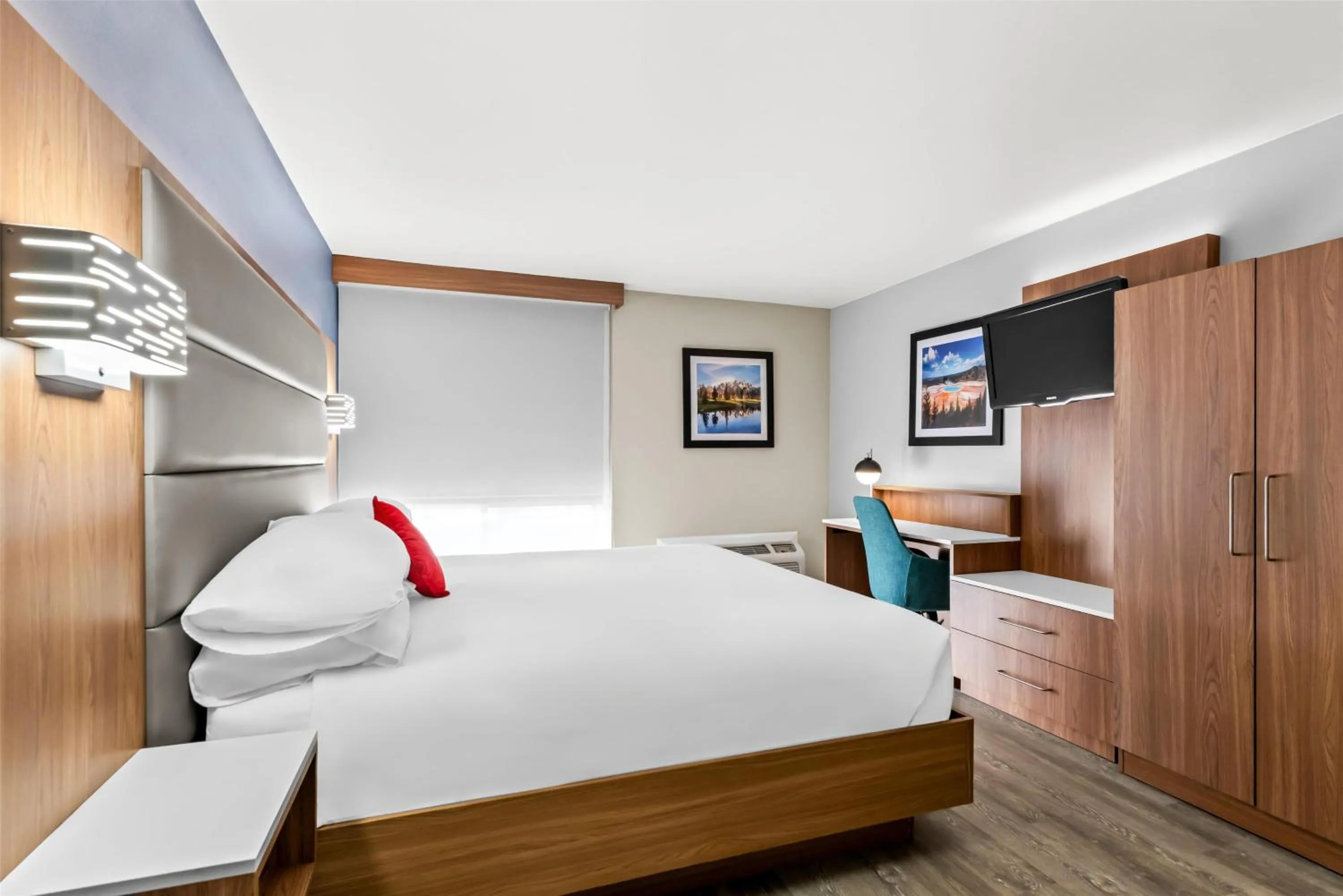 Photo of the whole room, Bed in Red Lion Hotel Cheyenne