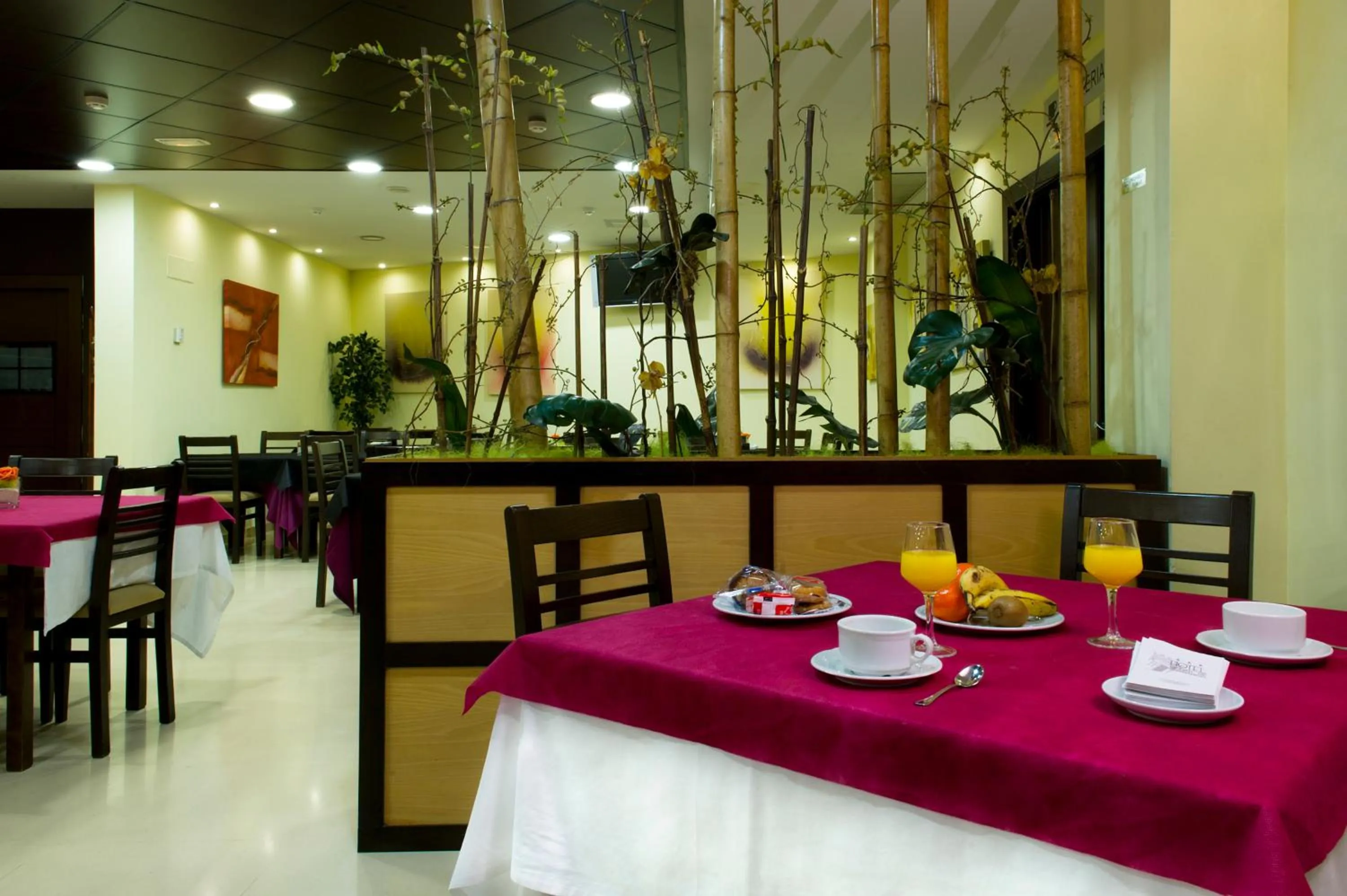 Restaurant/places to eat in SNÖ Hotel Ciudad de Sabiñánigo