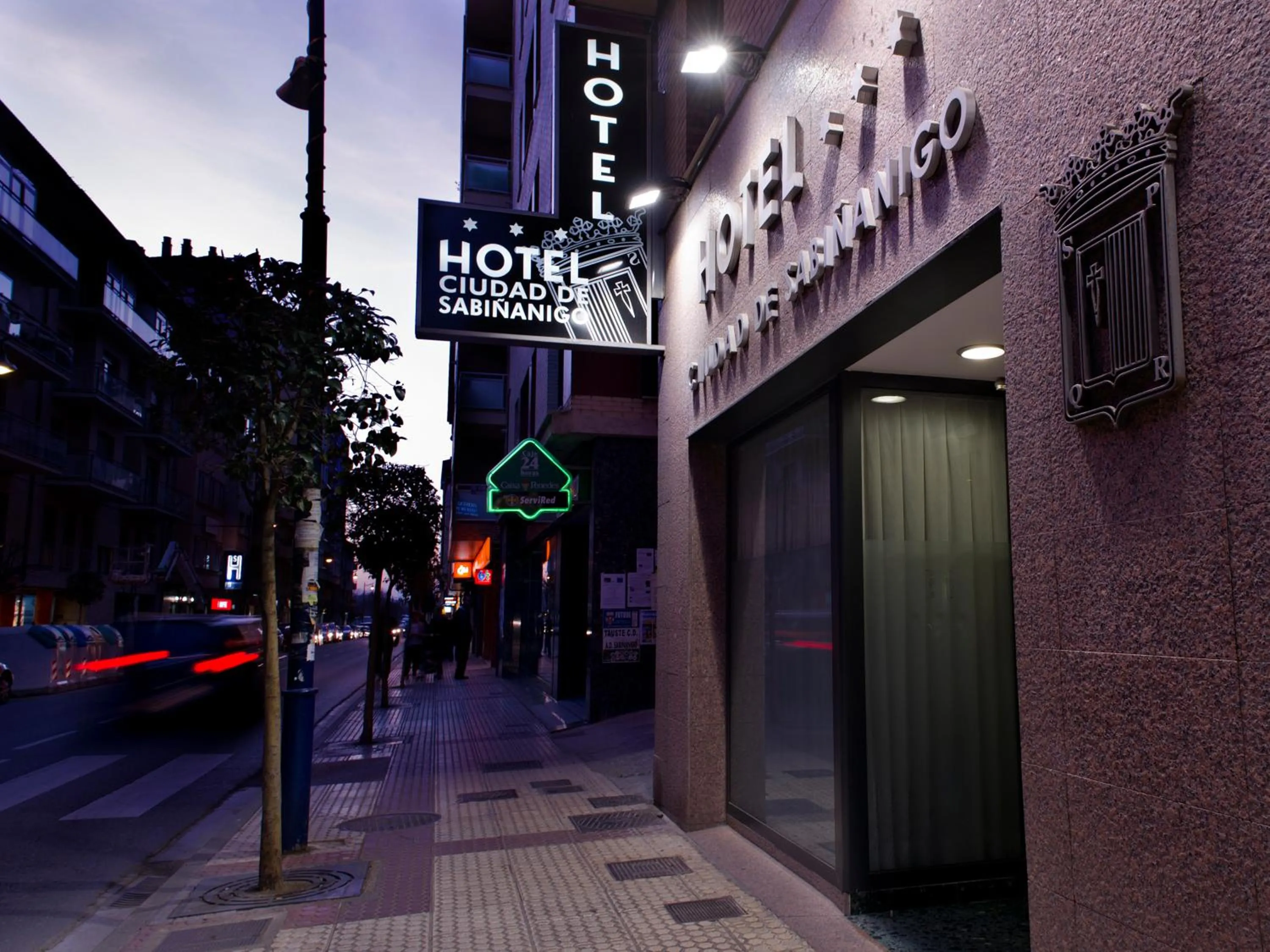 Facade/entrance in SNÖ Hotel Ciudad de Sabiñánigo