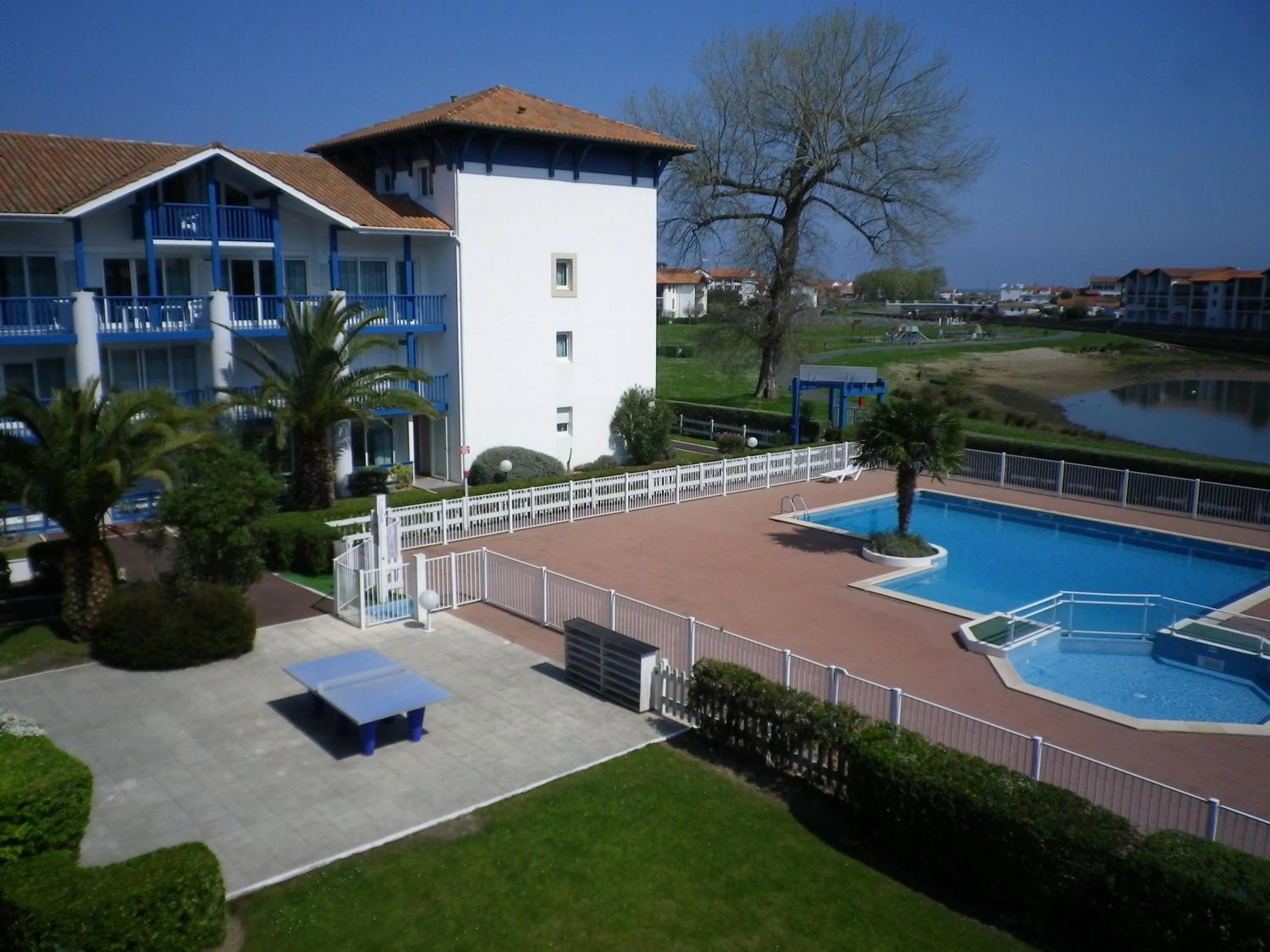 Garden in Résidence Mer & Golf Fort Socoa