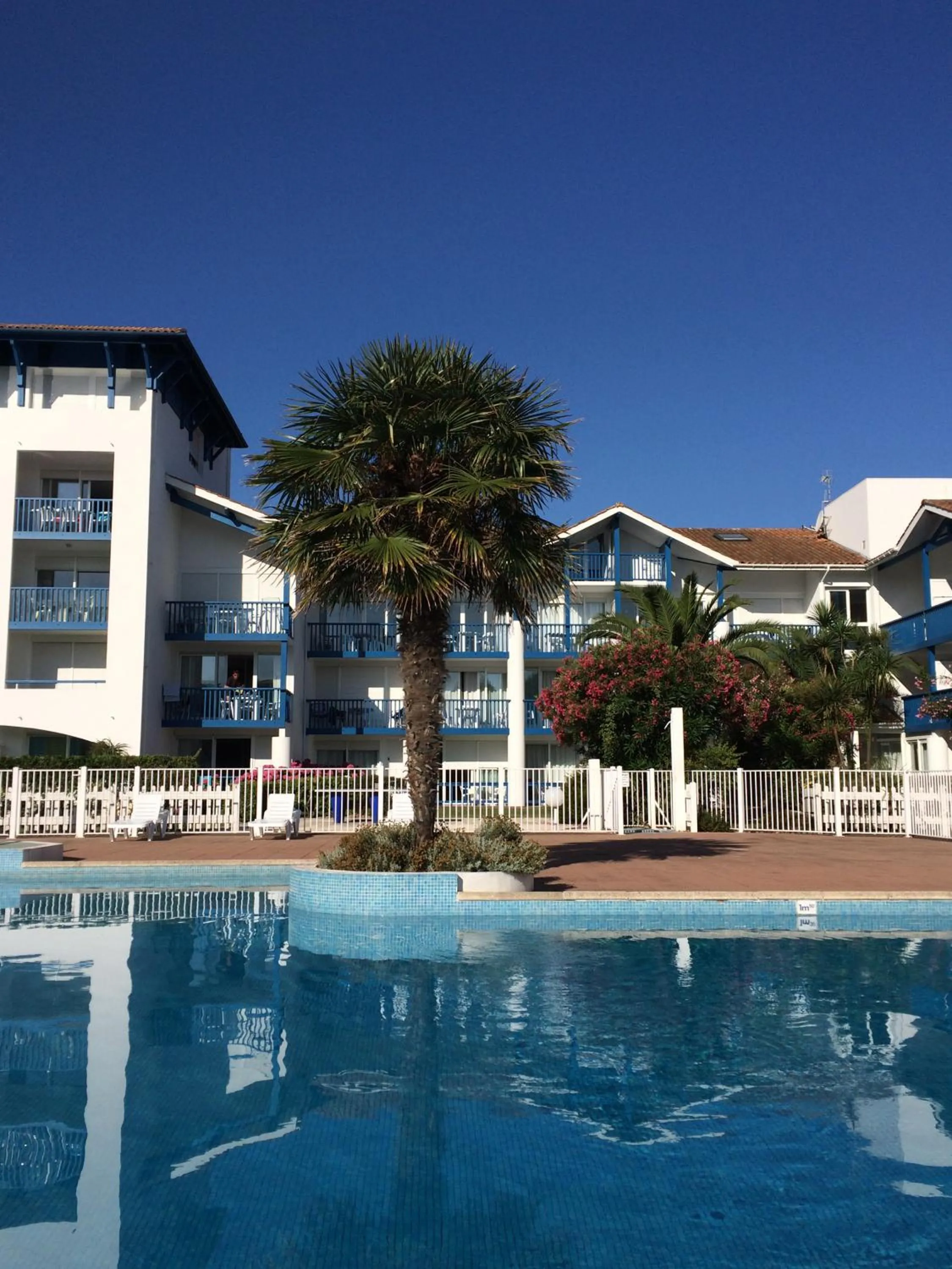 Swimming pool in Résidence Mer & Golf Fort Socoa