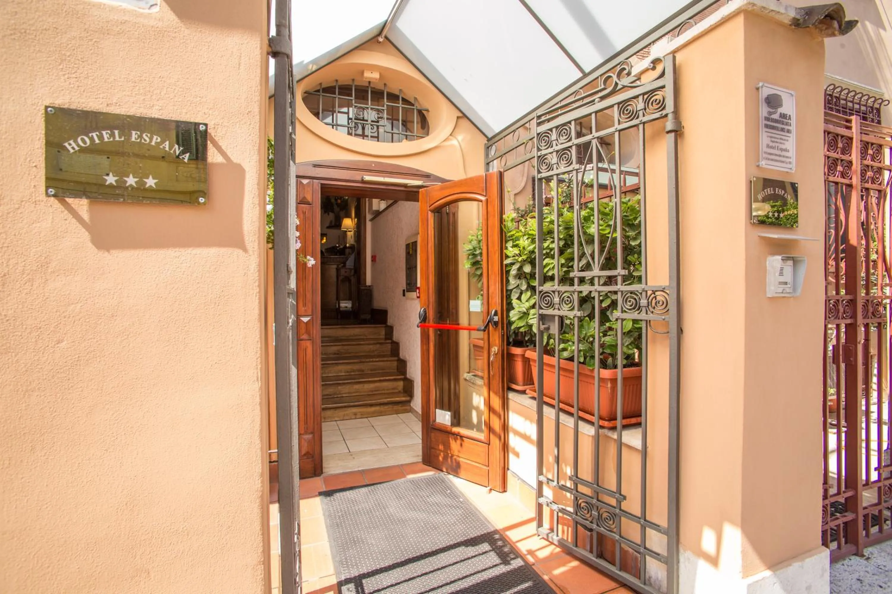 Facade/entrance in Hotel Espana - Gruppo BLAM HOTELS