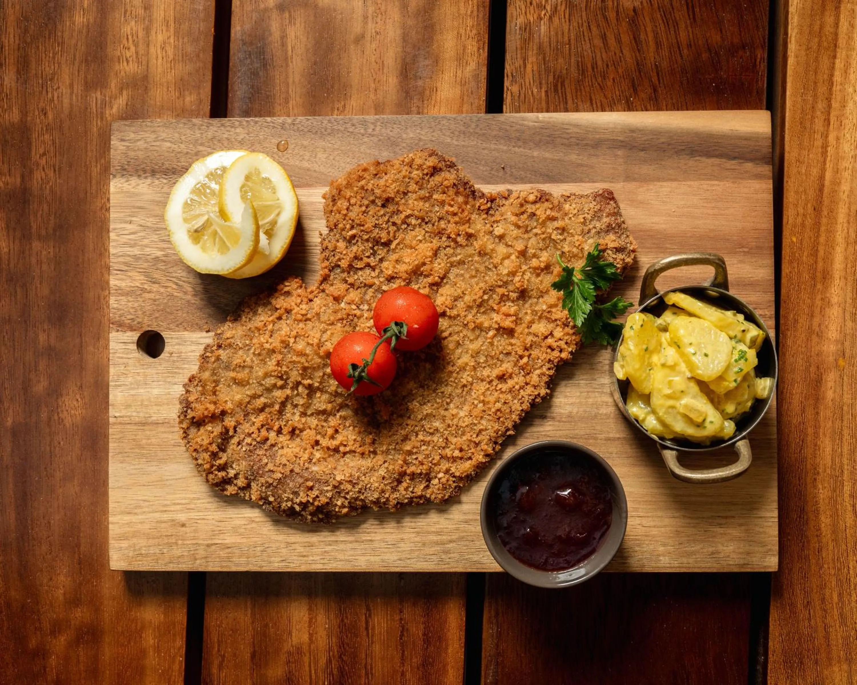 Restaurant/places to eat in Mövenpick Hotel Jumeirah Beach