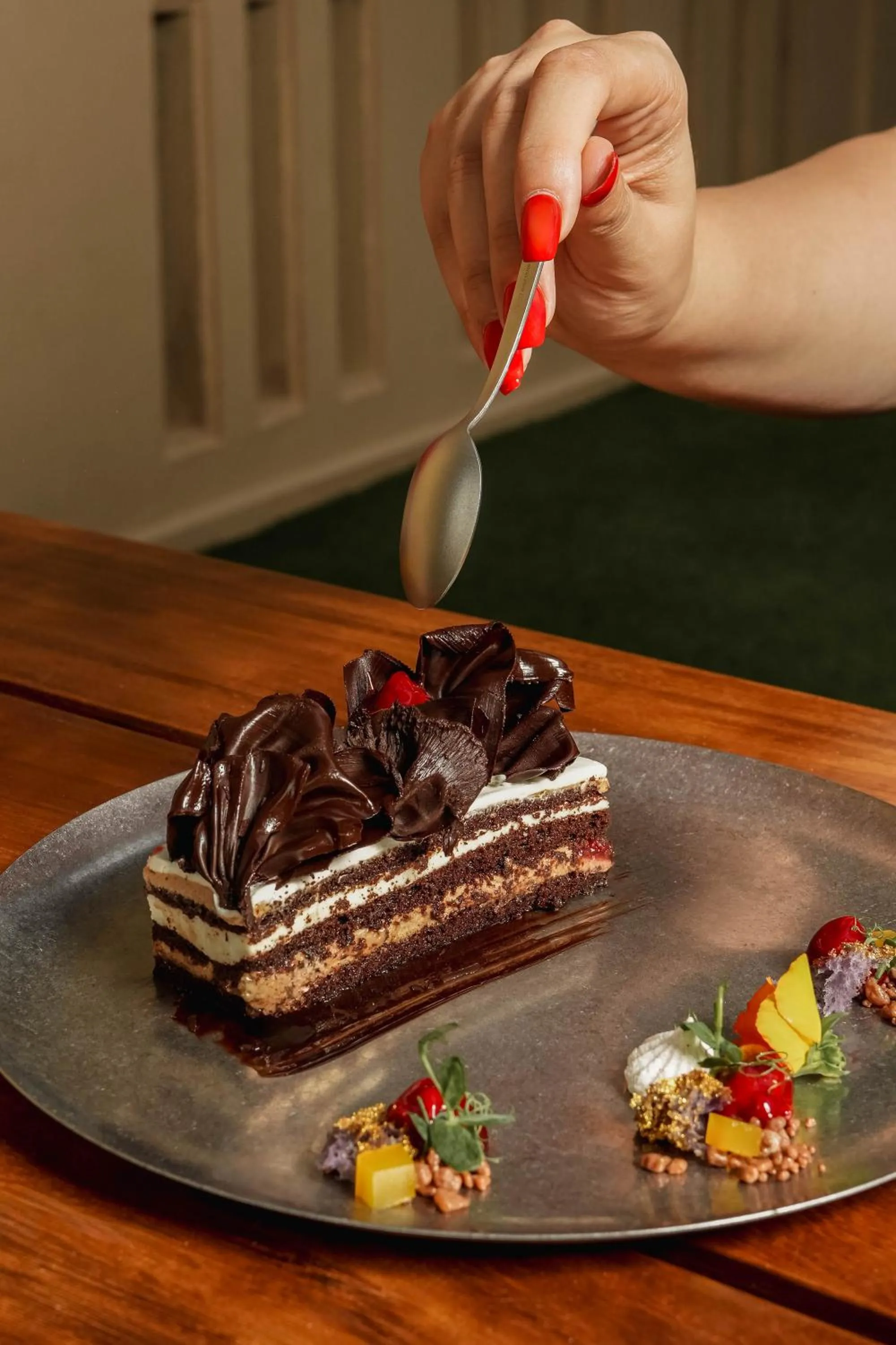 Restaurant/places to eat in Mövenpick Hotel Jumeirah Beach